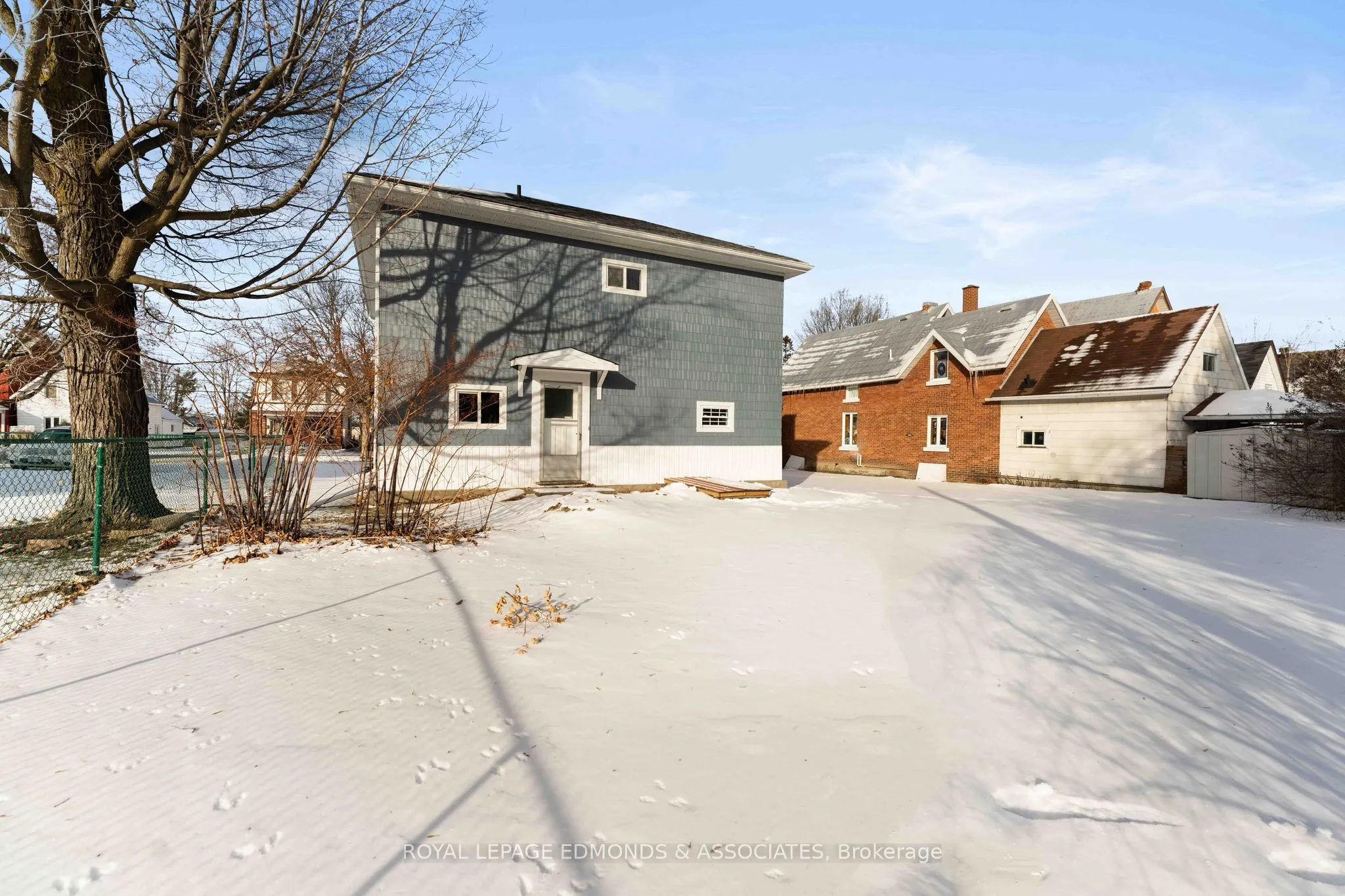 256 Renfrew Street