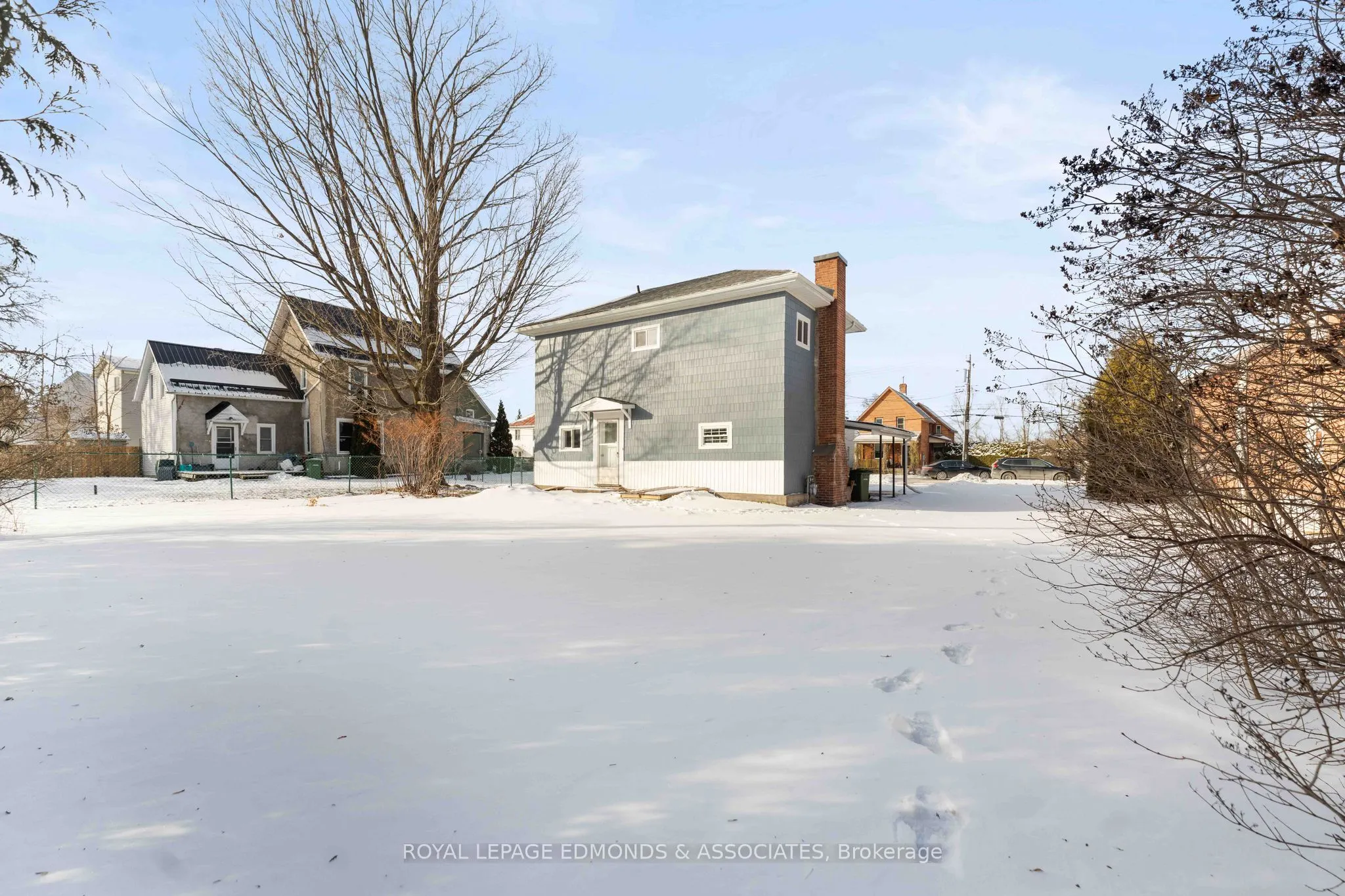 256 Renfrew Street