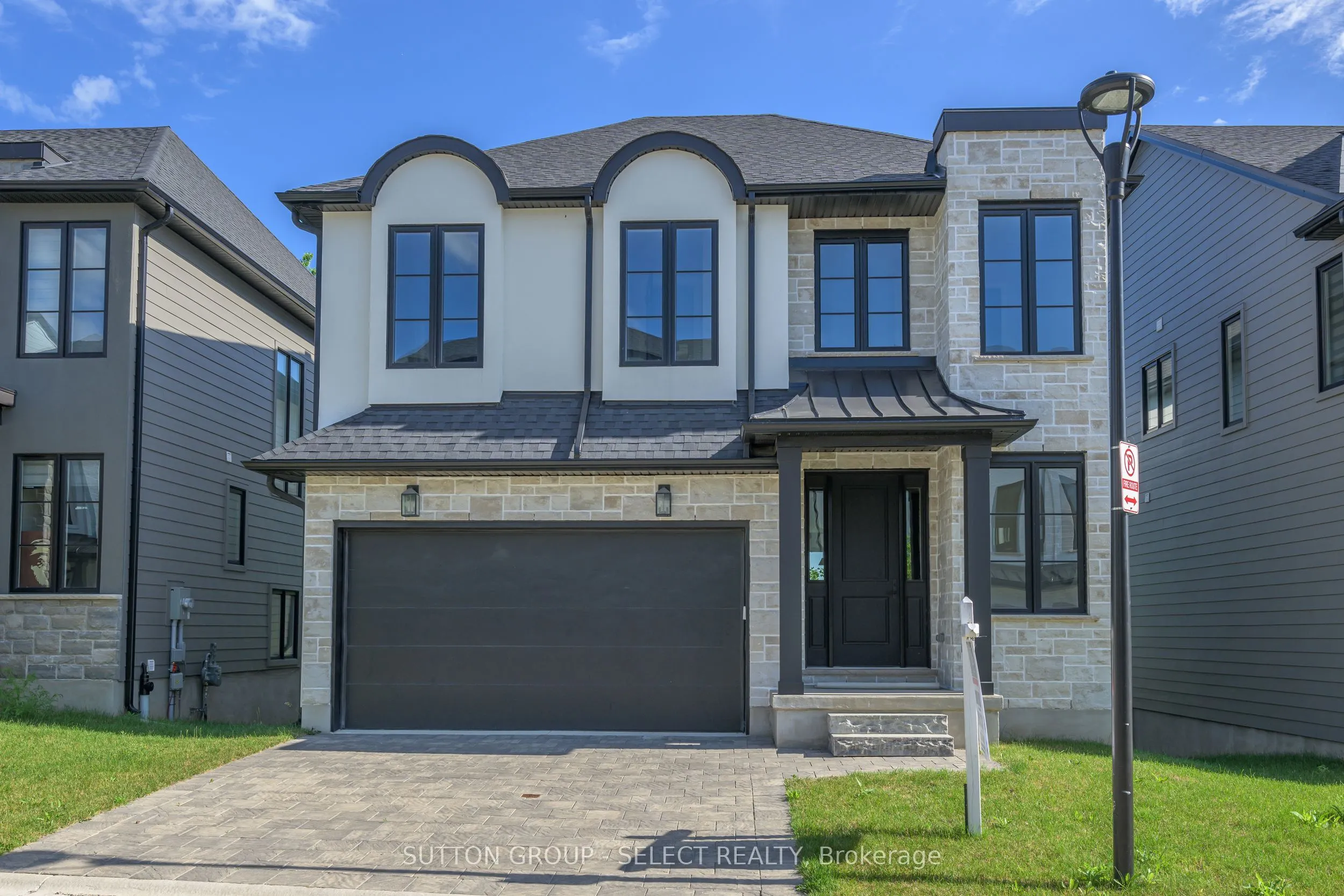 2835 SHEFFIELD Place, #14