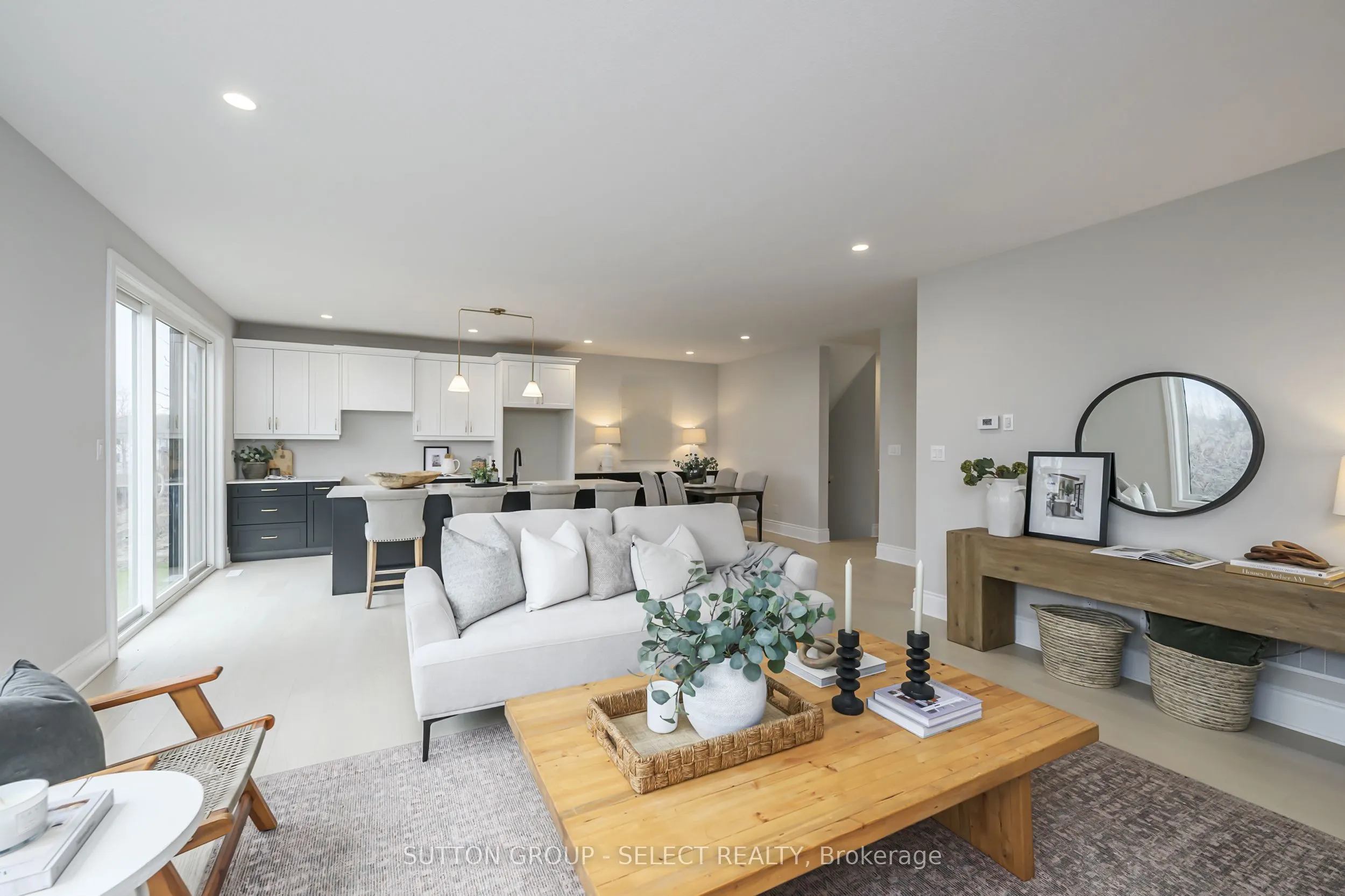 2835 SHEFFIELD Place, #14