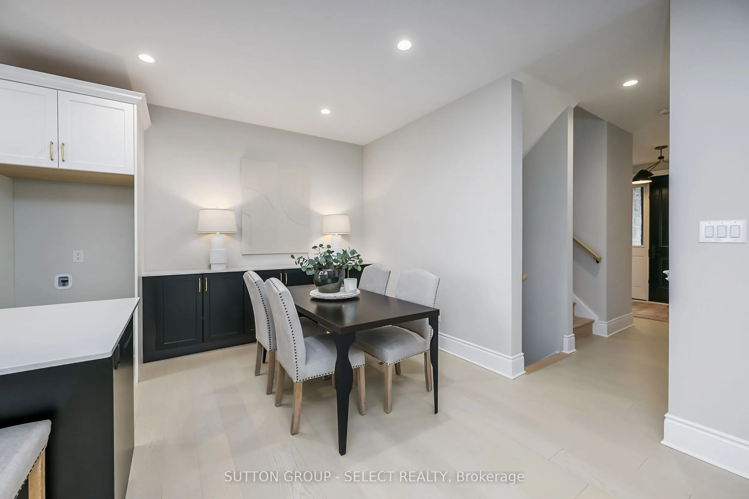 2835 SHEFFIELD Place, #14