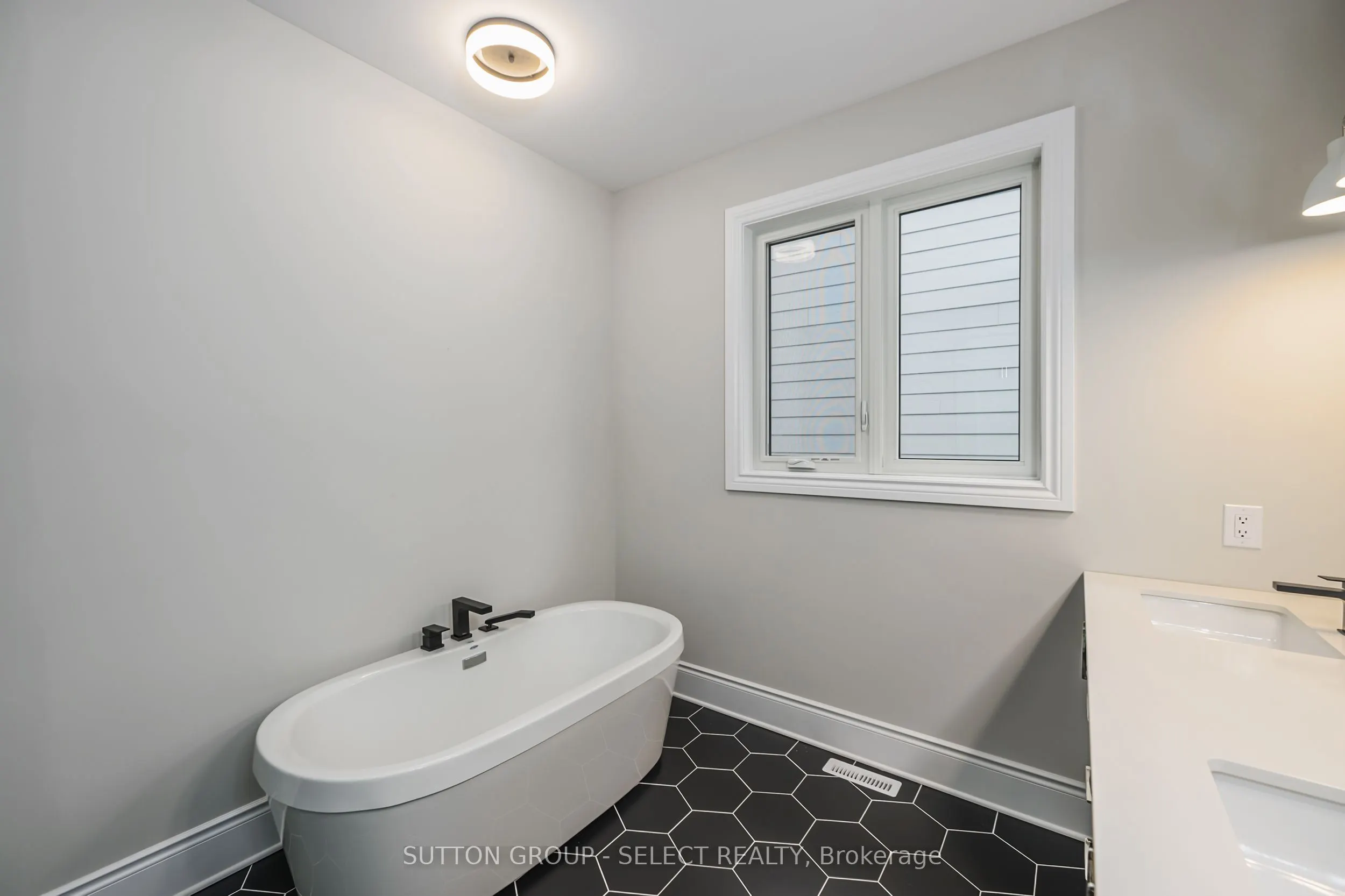 2835 SHEFFIELD Place, #14