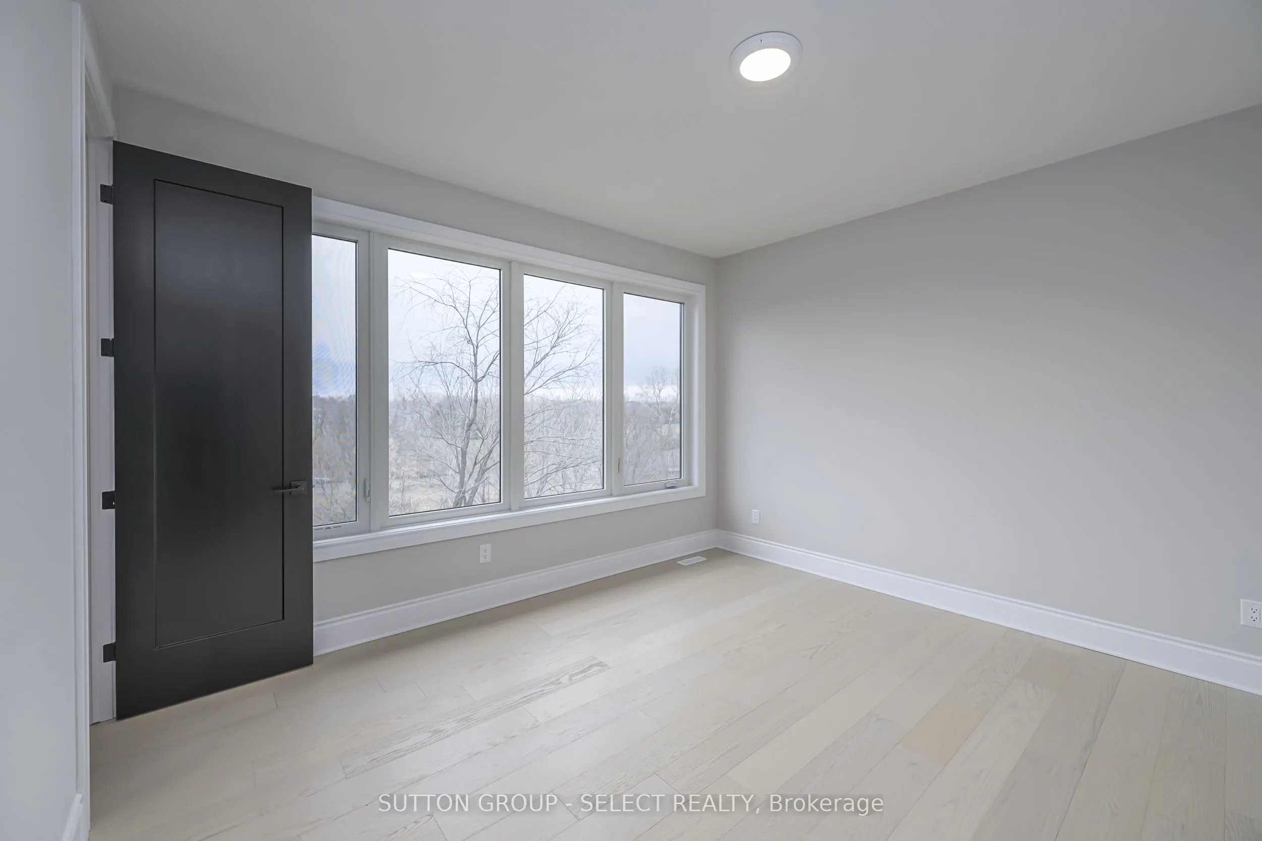 2835 SHEFFIELD Place, #14