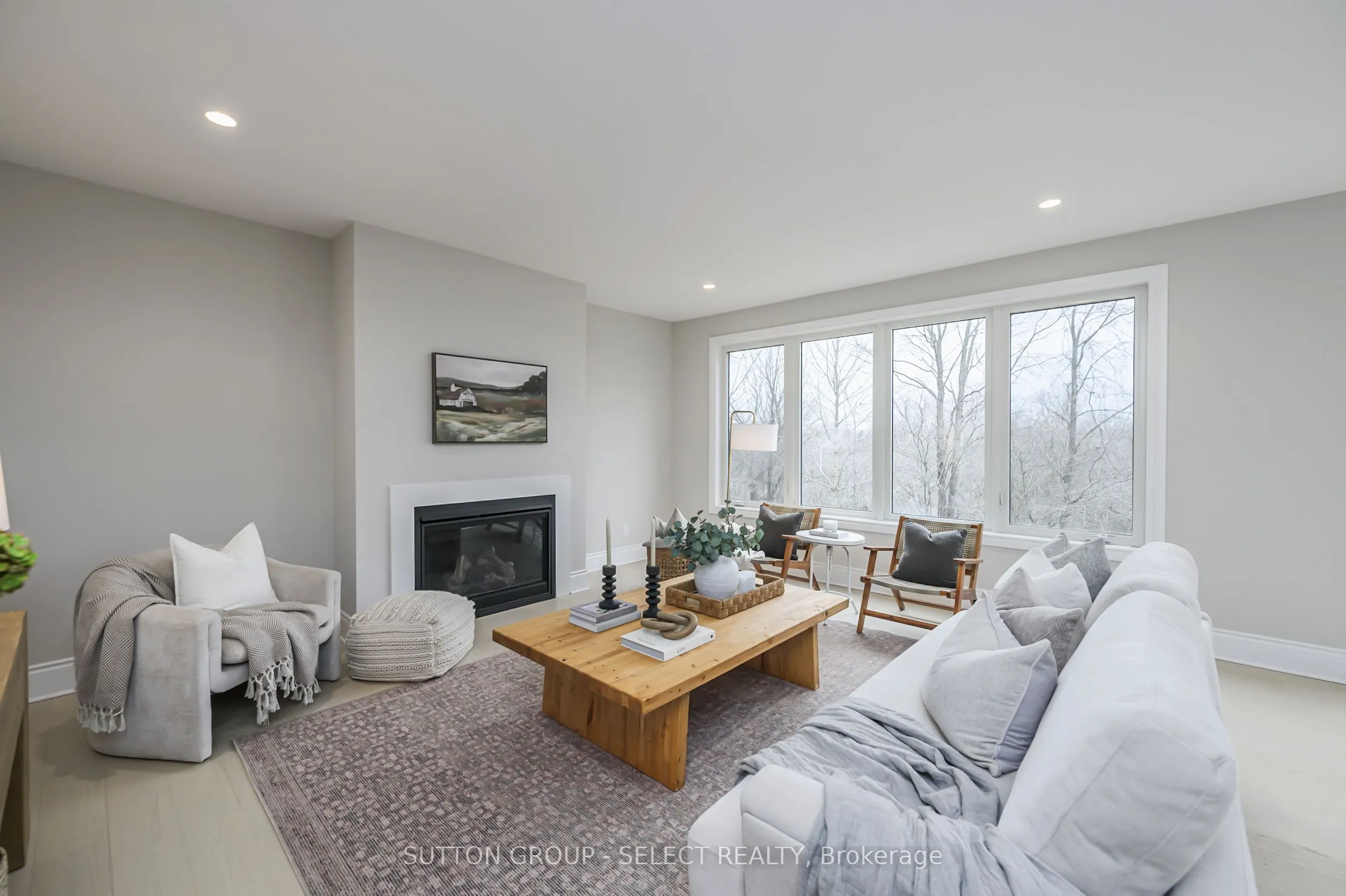 2835 SHEFFIELD Place, #14