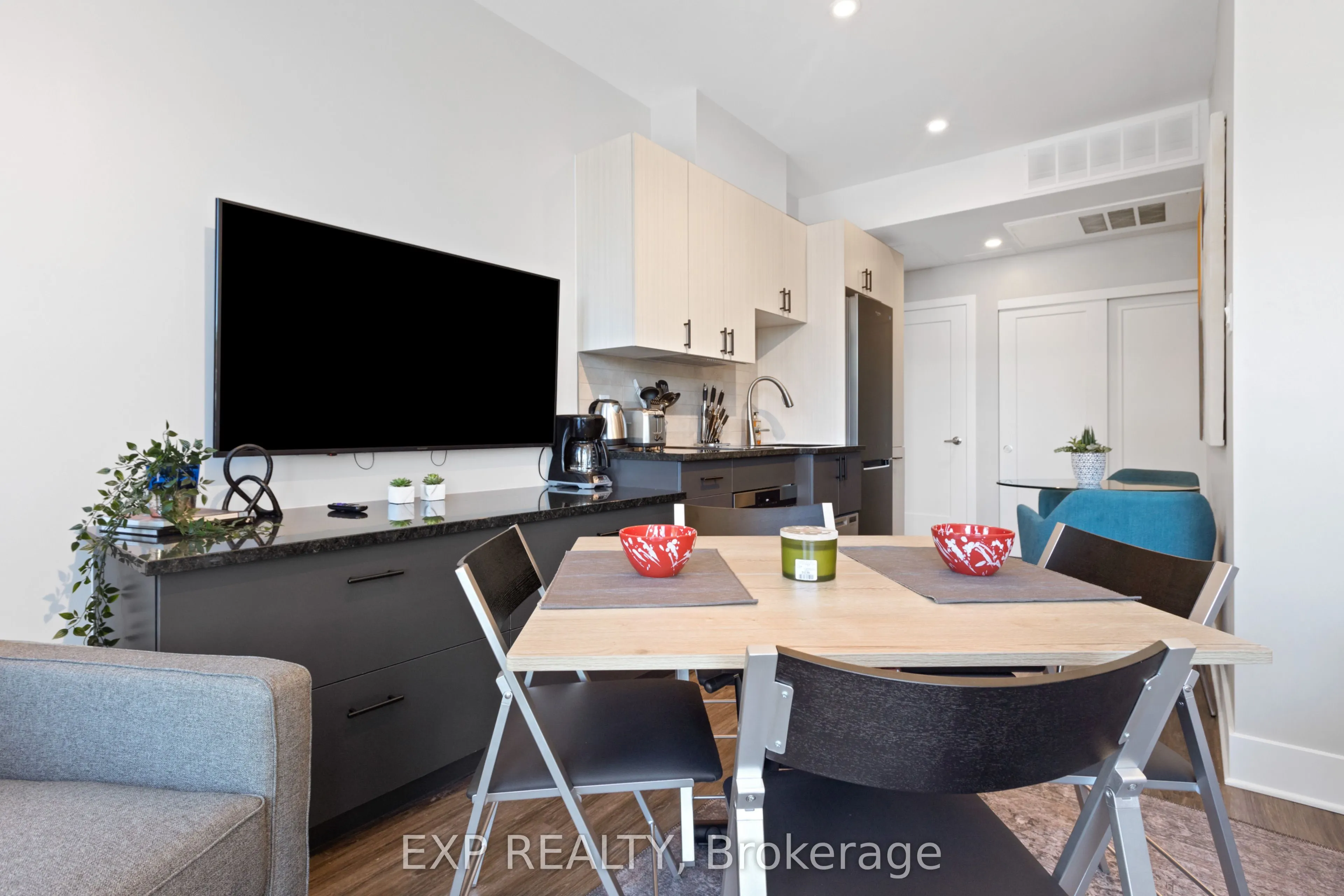 196 beechwood Avenue E, #4
