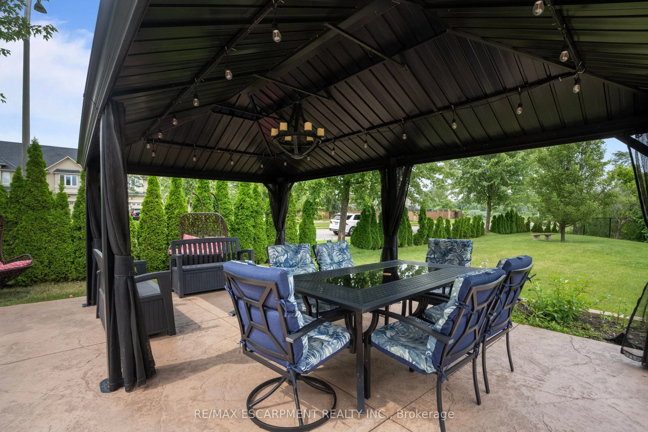 575 STONEHENGE Drive
