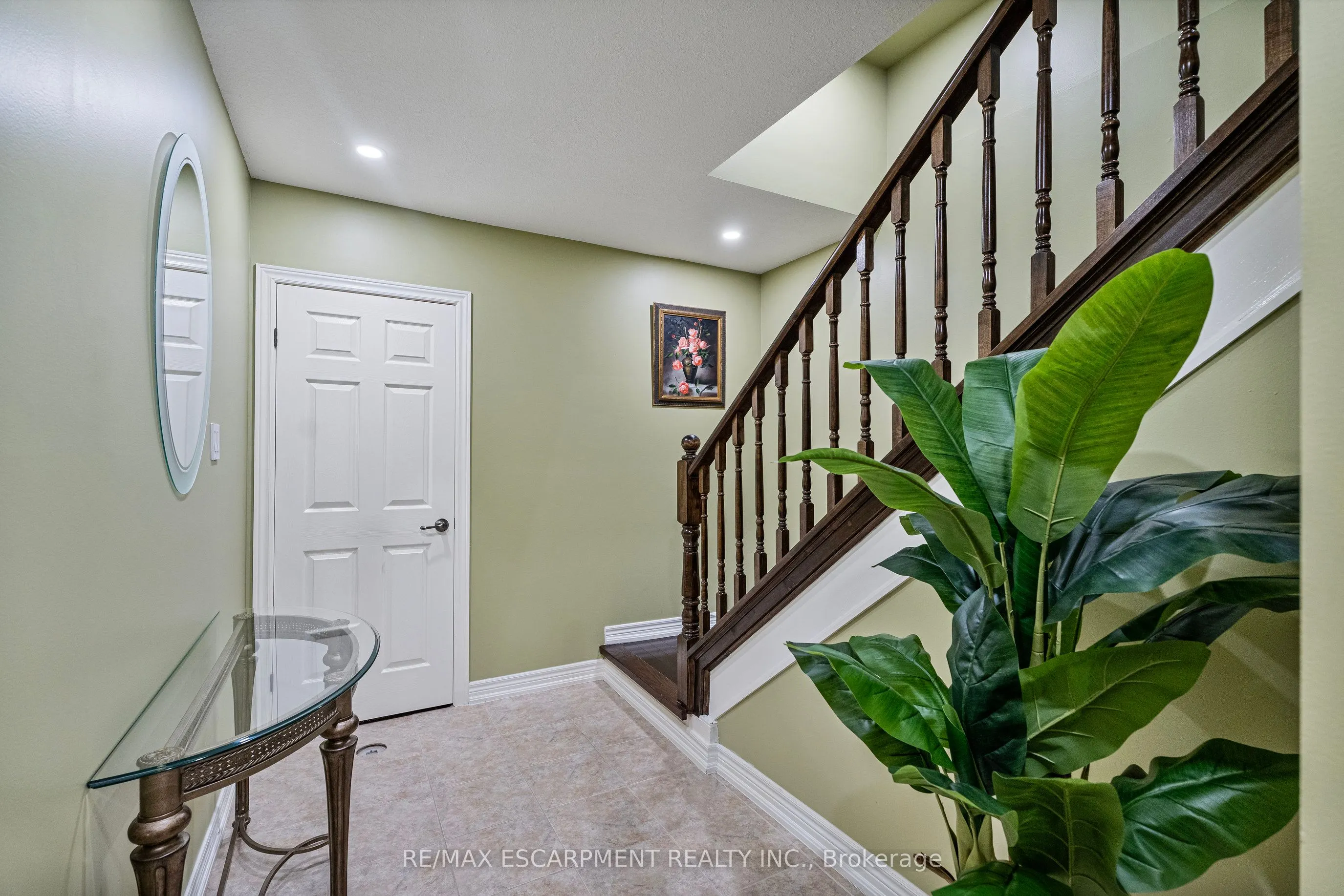 575 STONEHENGE Drive