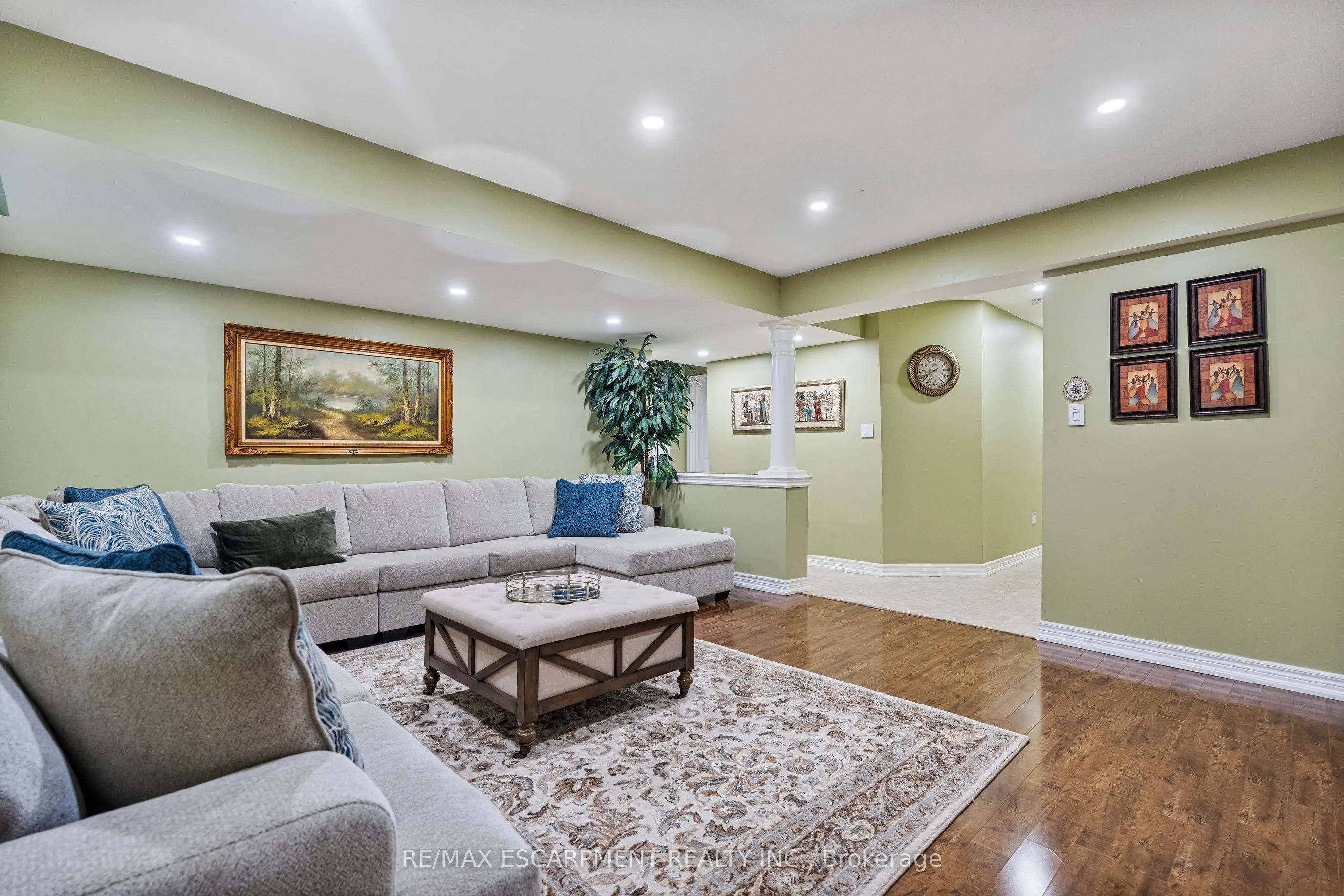 575 STONEHENGE Drive