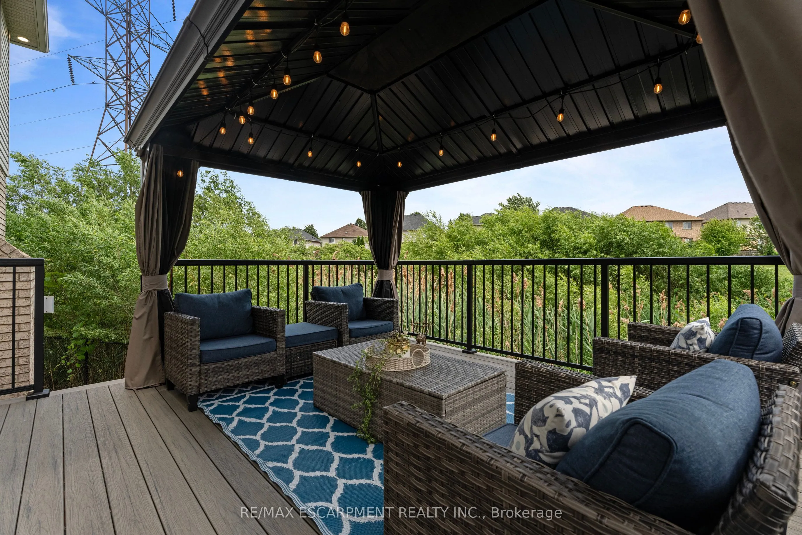 575 STONEHENGE Drive
