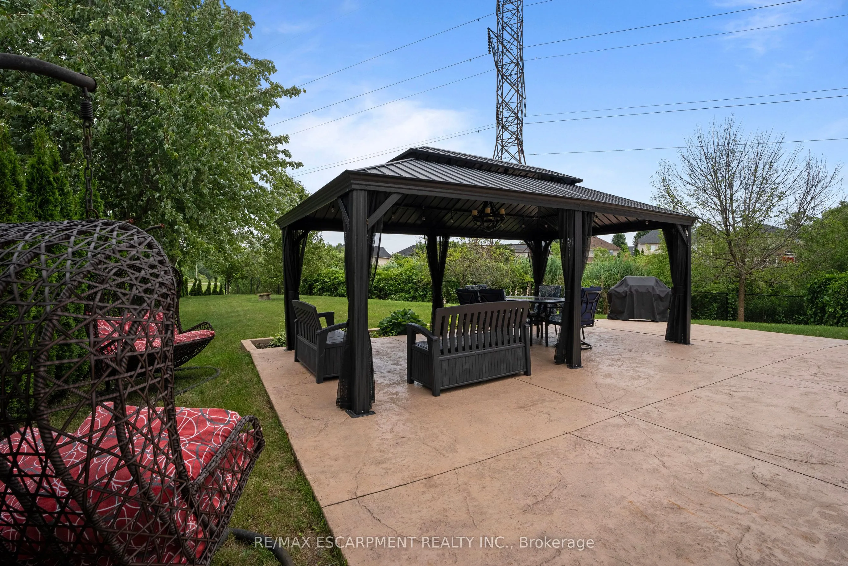 575 STONEHENGE Drive