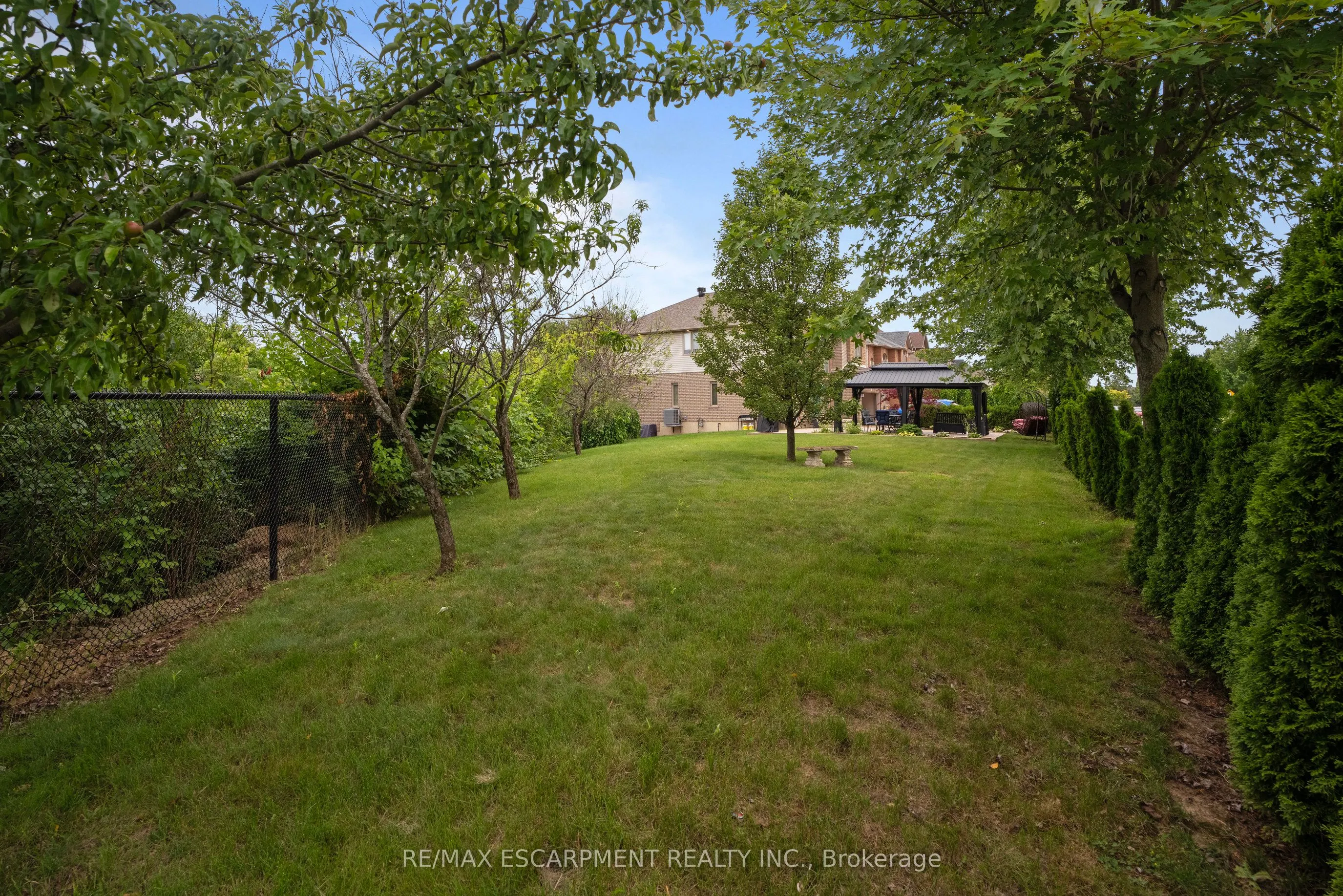 575 STONEHENGE Drive
