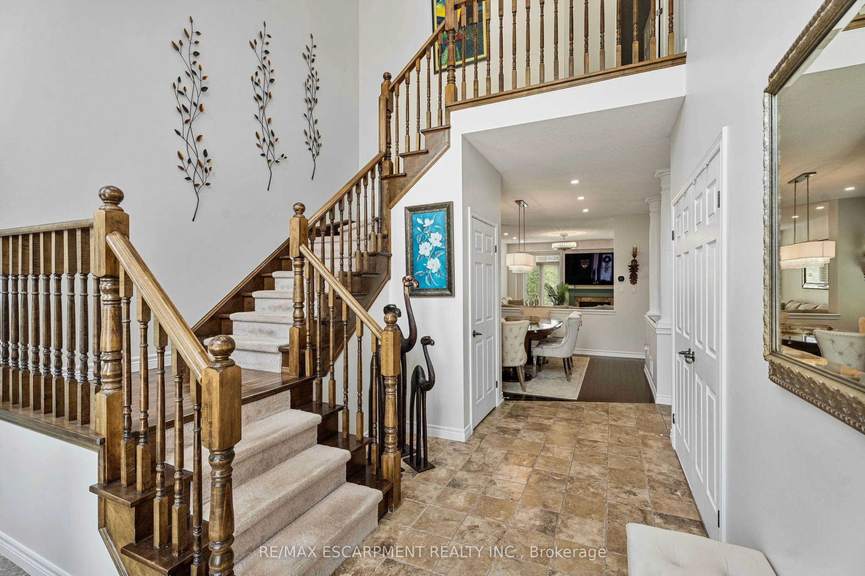 575 STONEHENGE Drive