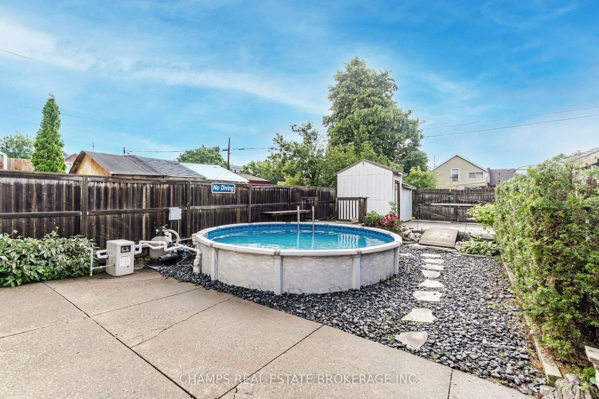 242 East Avenue N