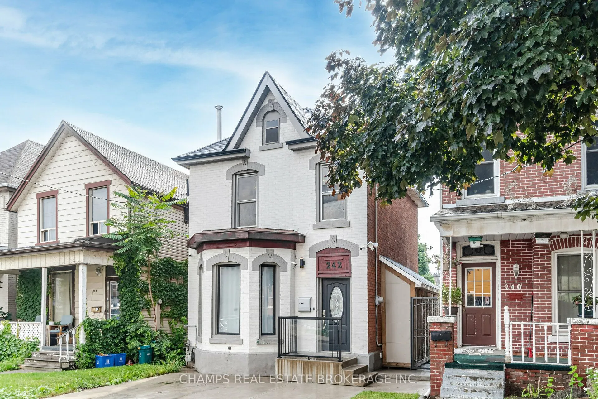 242 East Avenue N