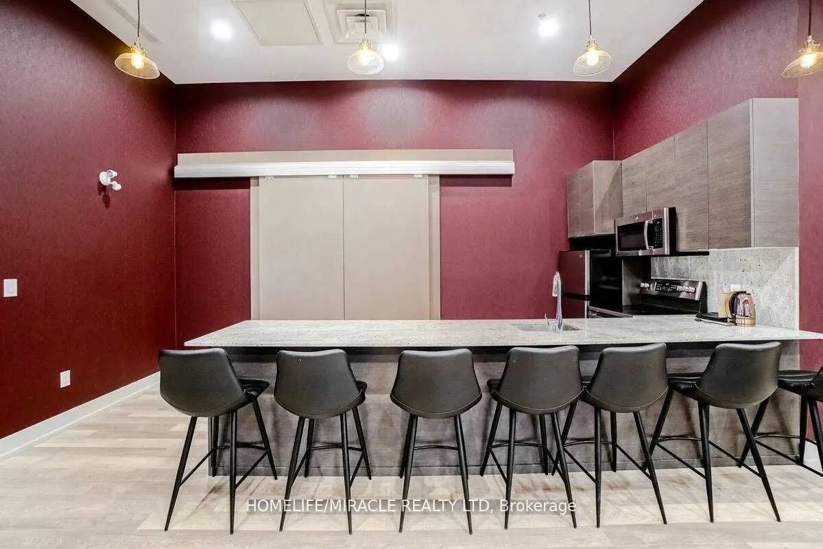 560 North Service Road #602