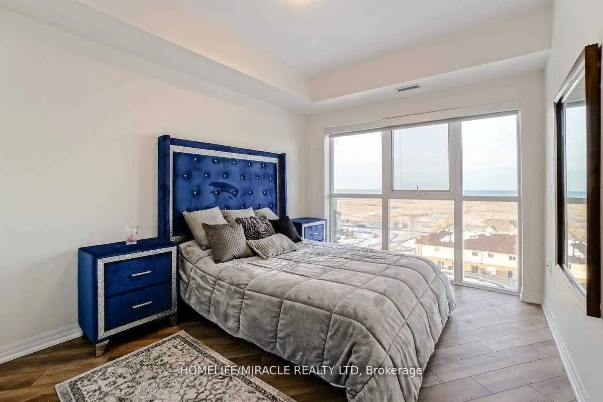 560 North Service Road #602