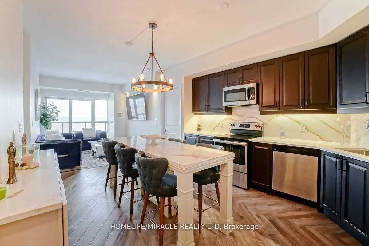 560 North Service Road #602