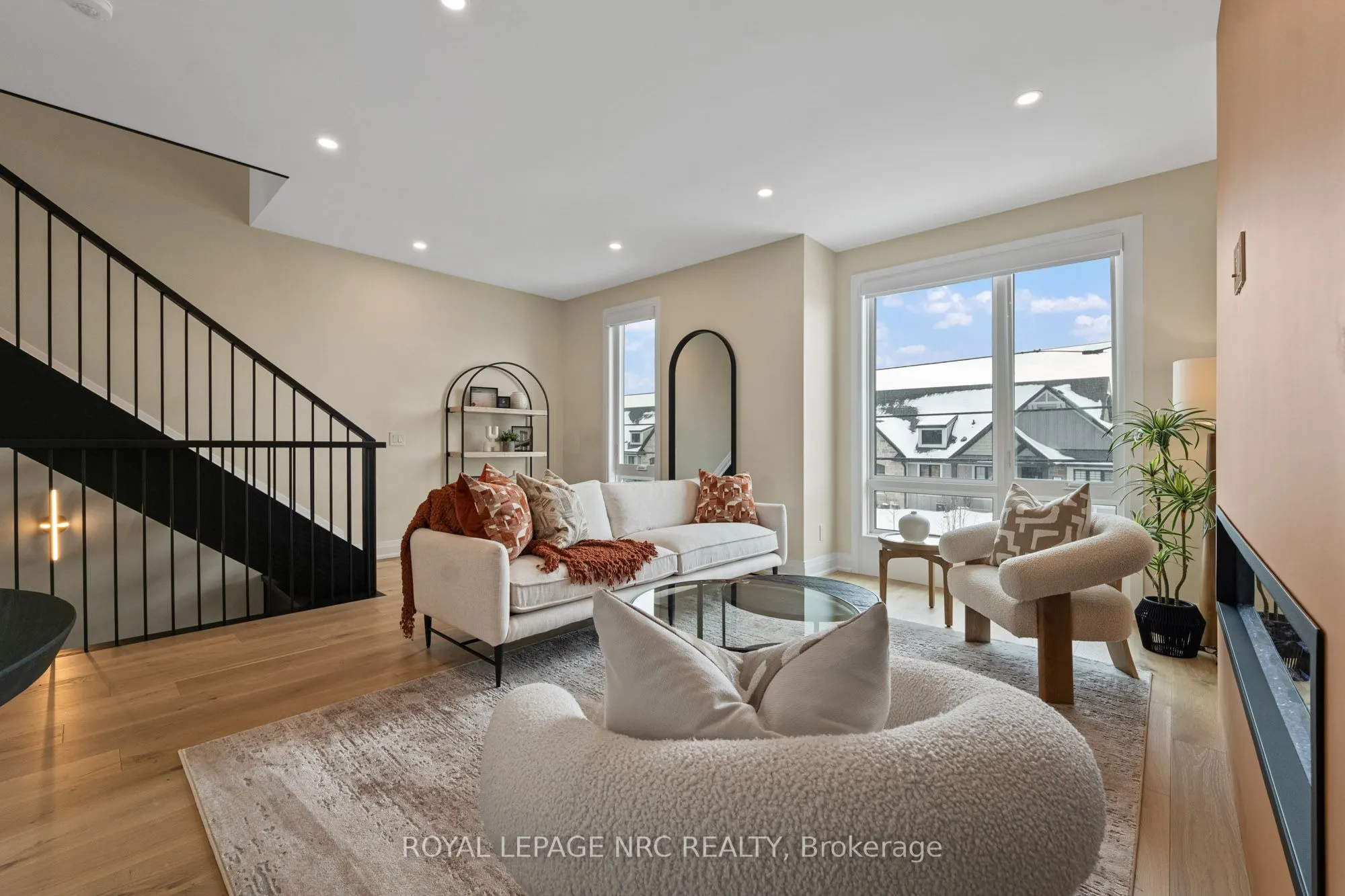 153 E Port Robinson Road, #10