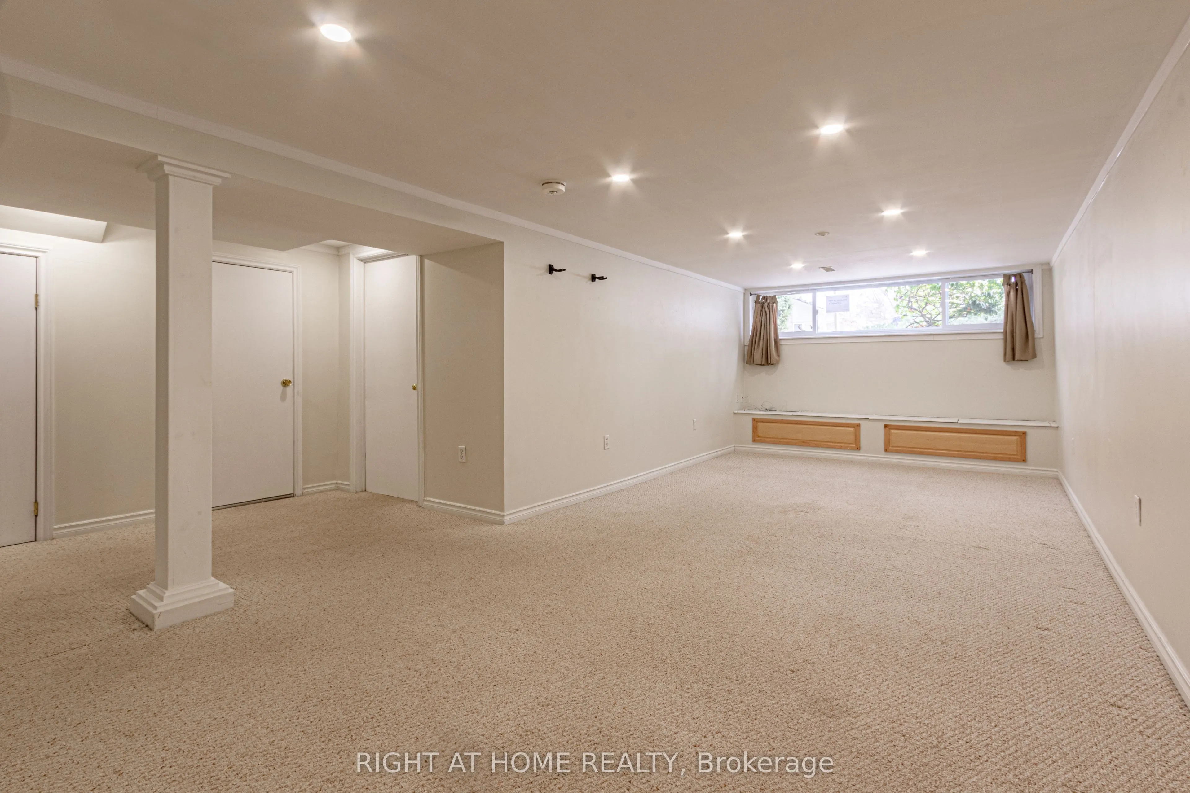 24 Blackwood Crescent, #lower