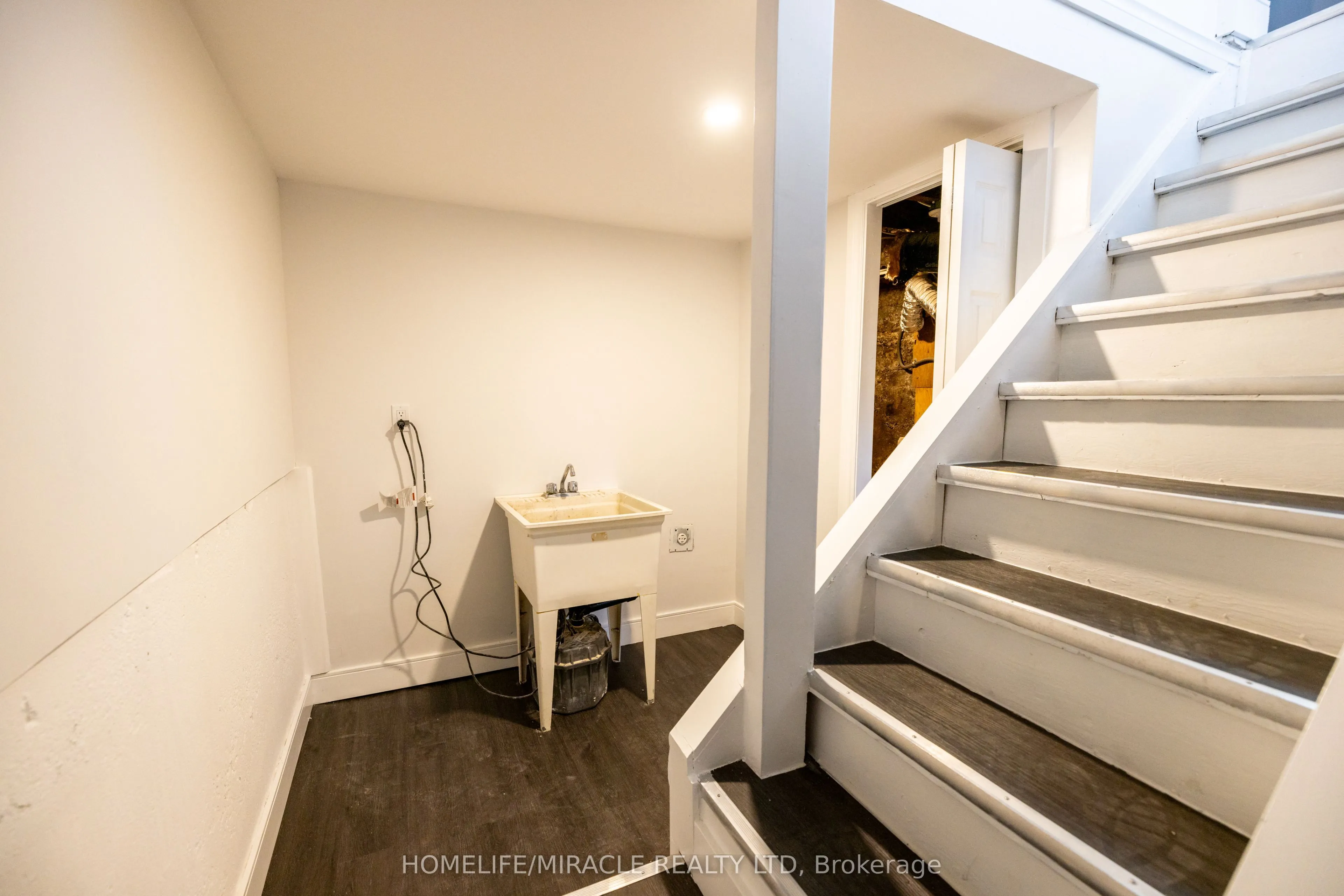 139 Superior Street