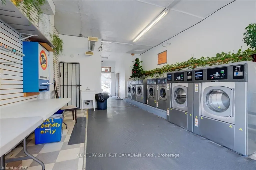 1066 Dundas Street E