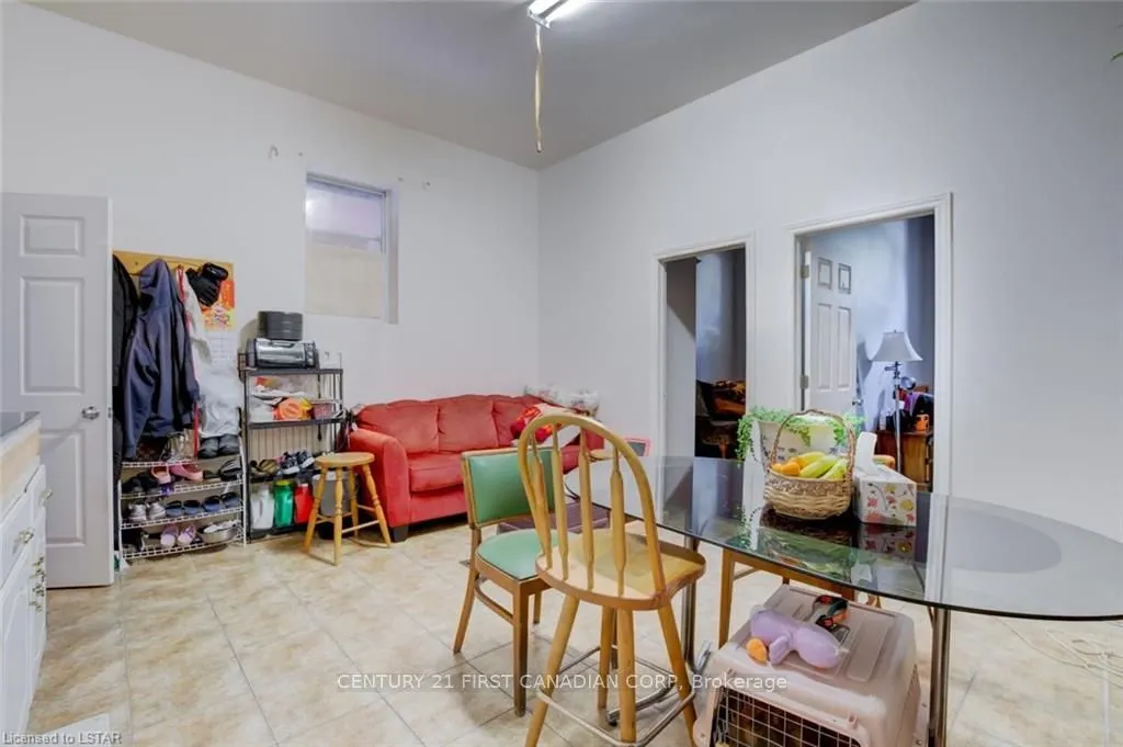 1066 Dundas Street E