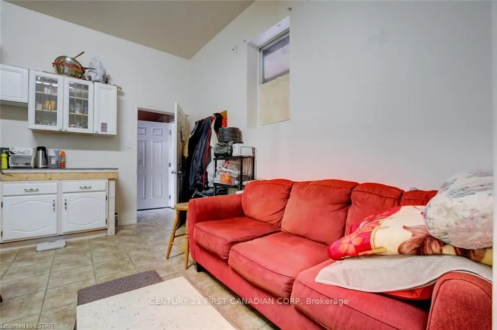 1066 Dundas Street E