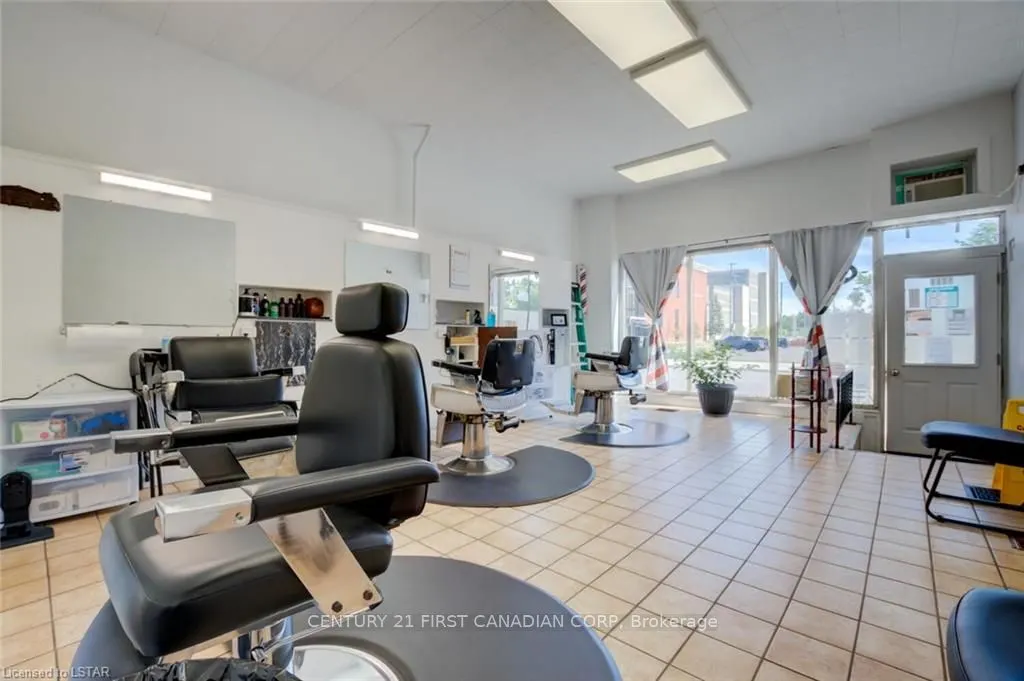 1066 Dundas Street E