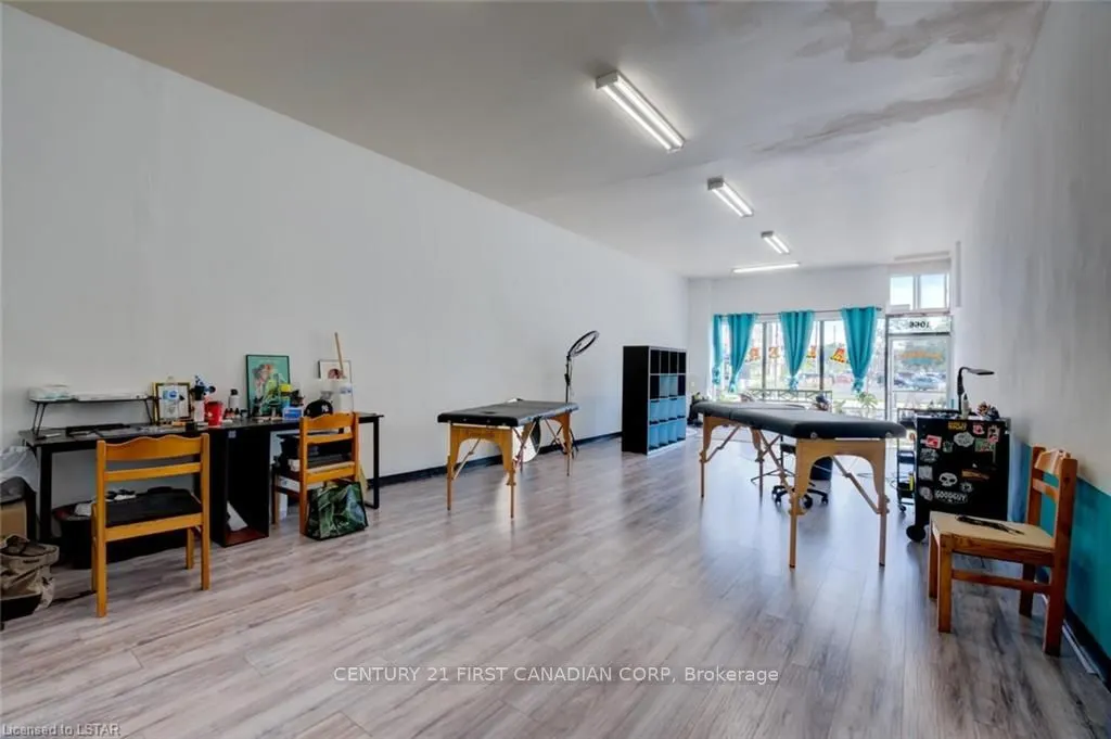 1066 Dundas Street E