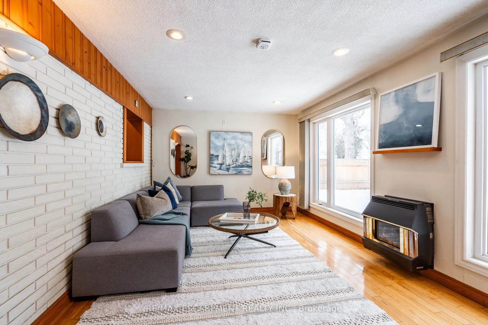 90 Lakeside Drive