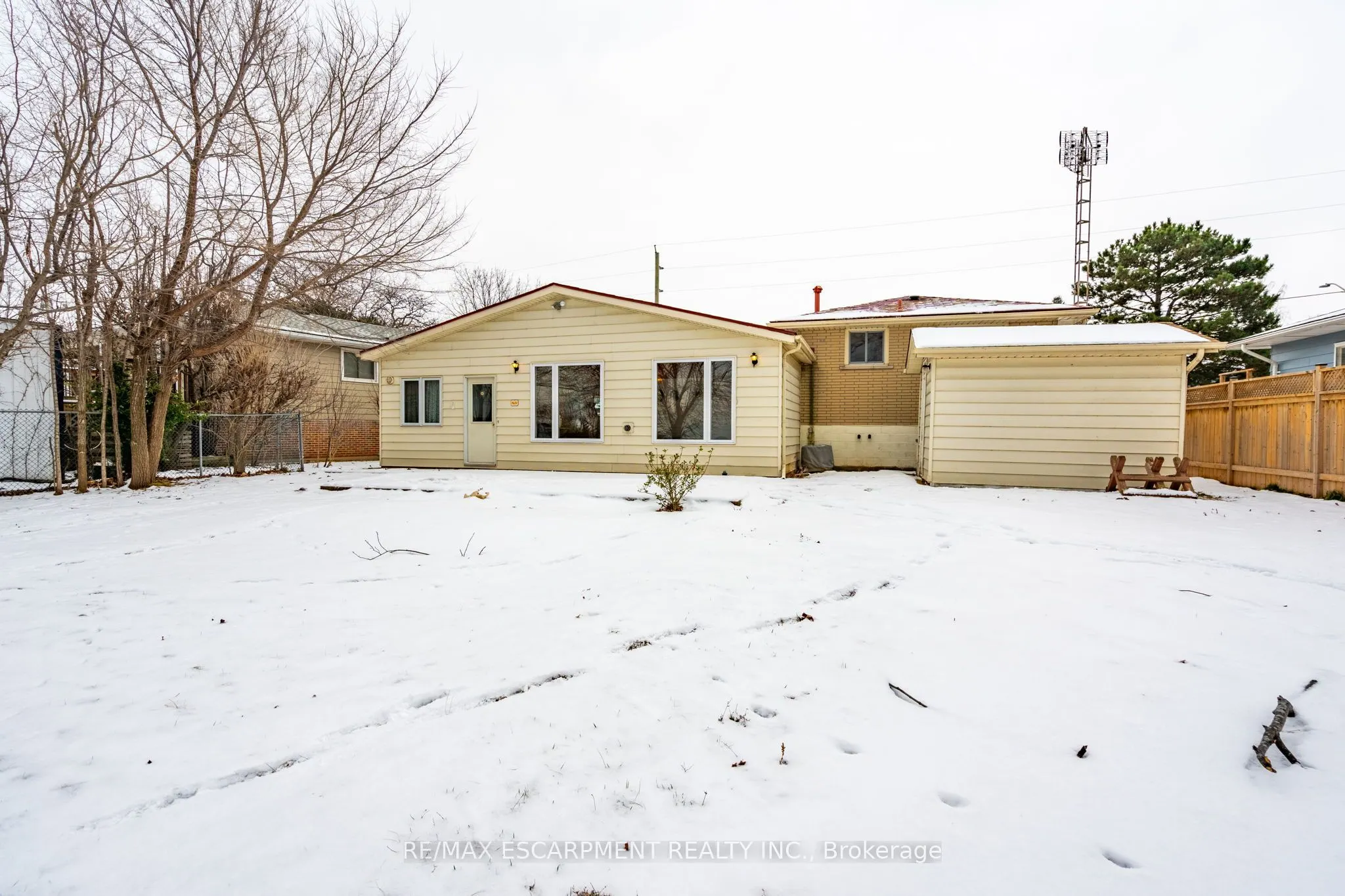 90 Lakeside Drive