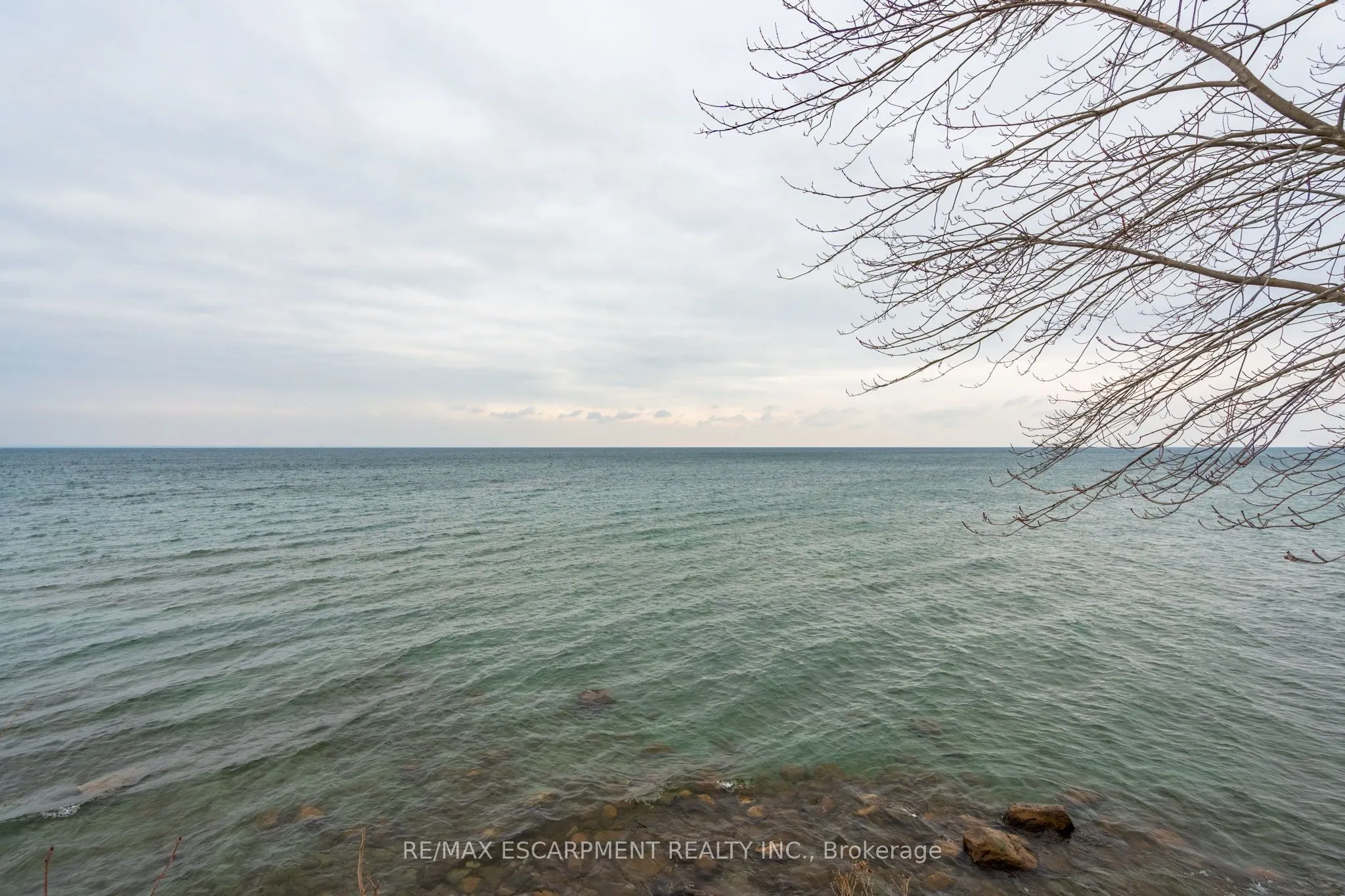 90 Lakeside Drive