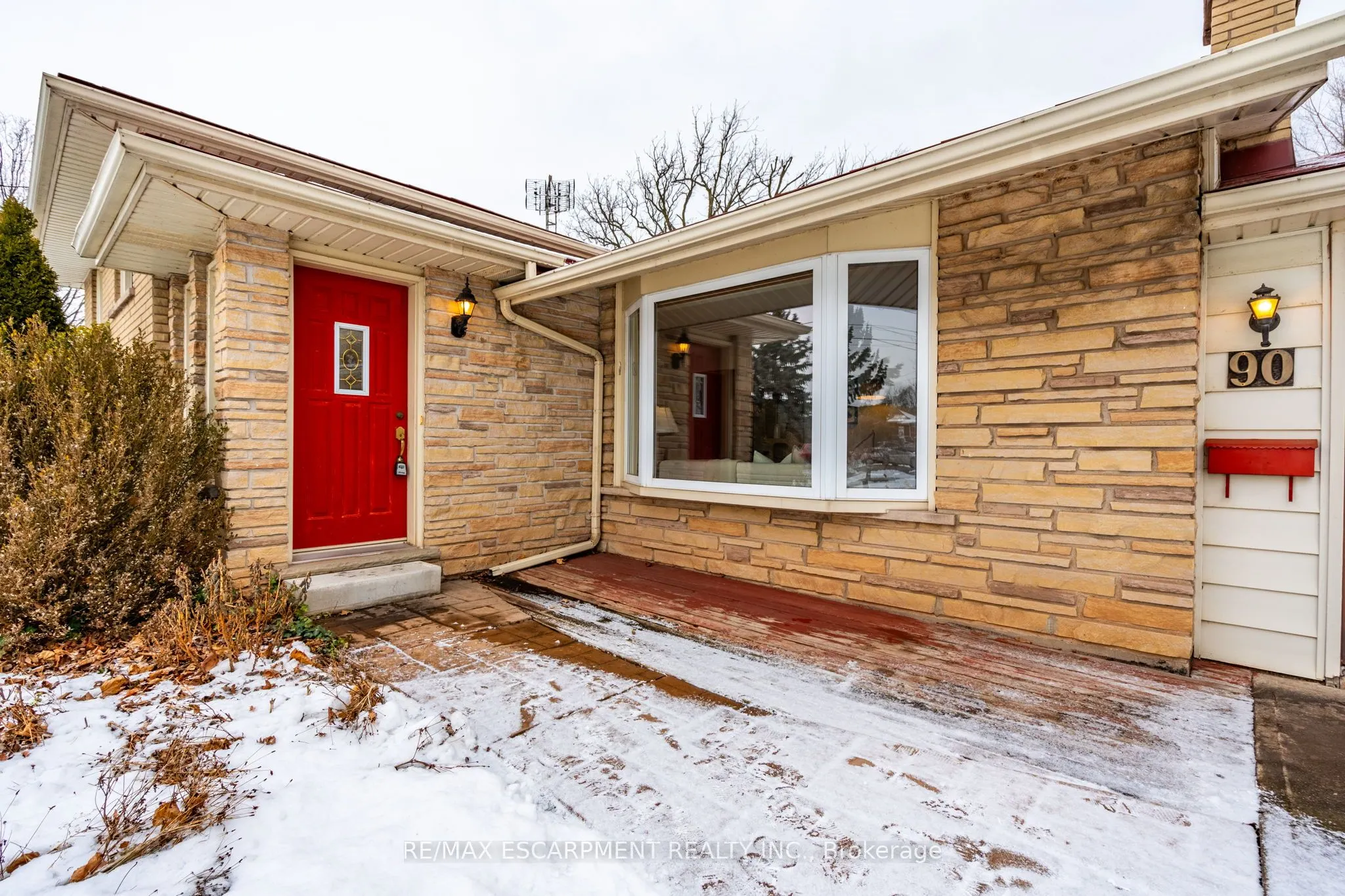 90 Lakeside Drive
