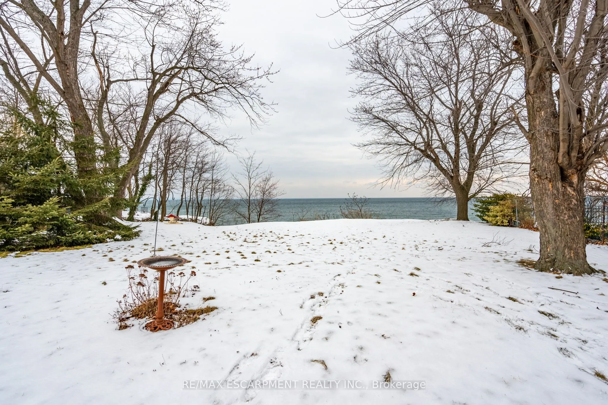 90 Lakeside Drive