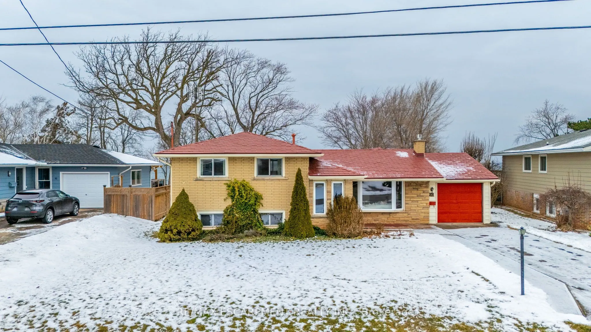 90 Lakeside Drive