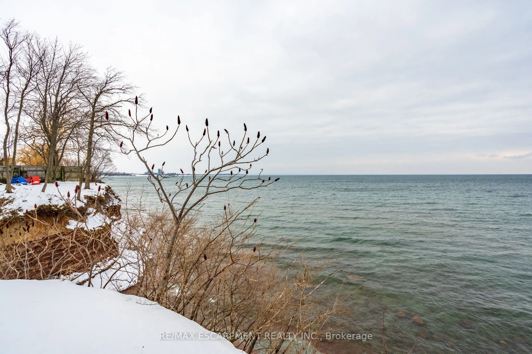 90 Lakeside Drive