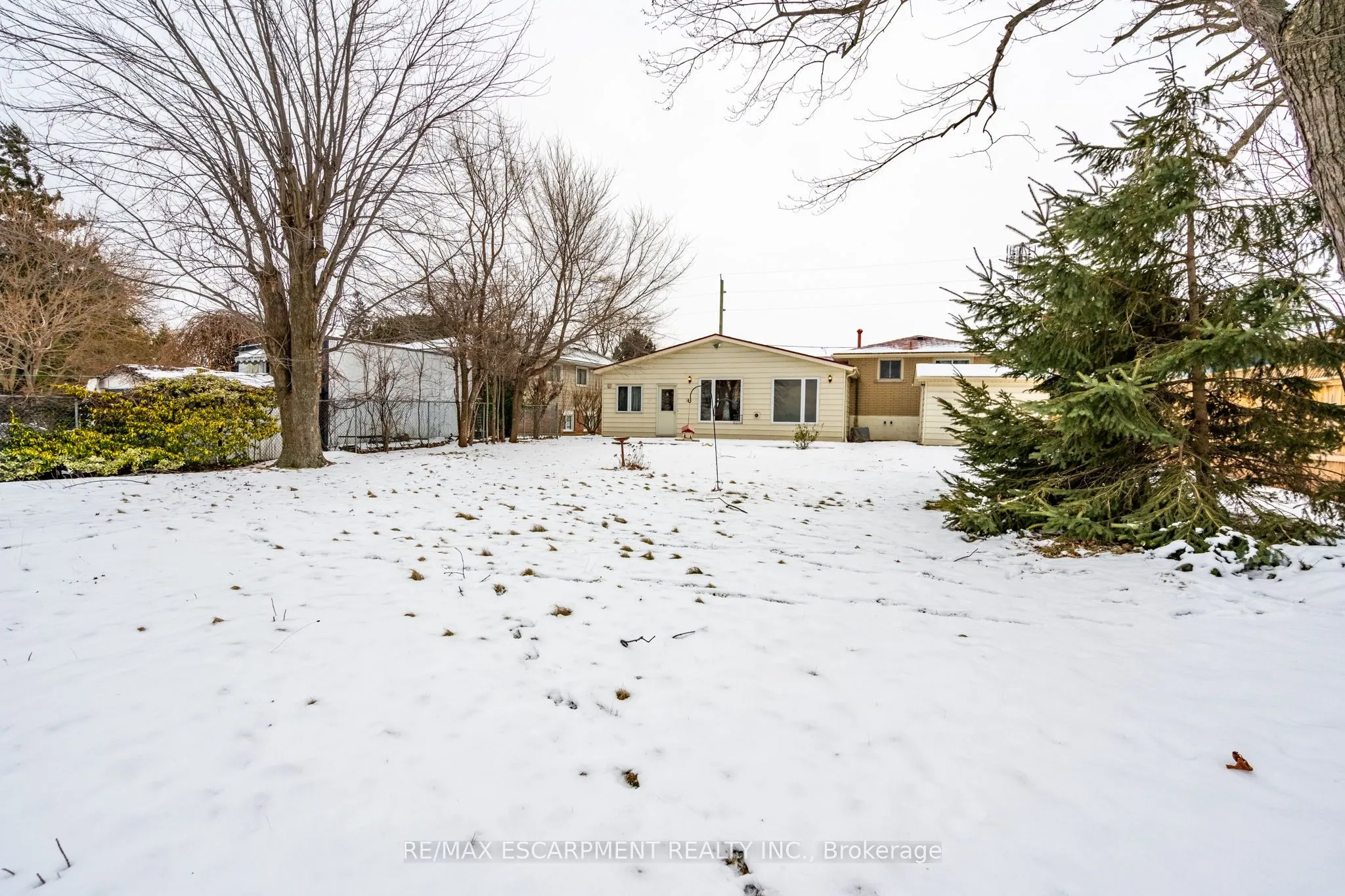 90 Lakeside Drive