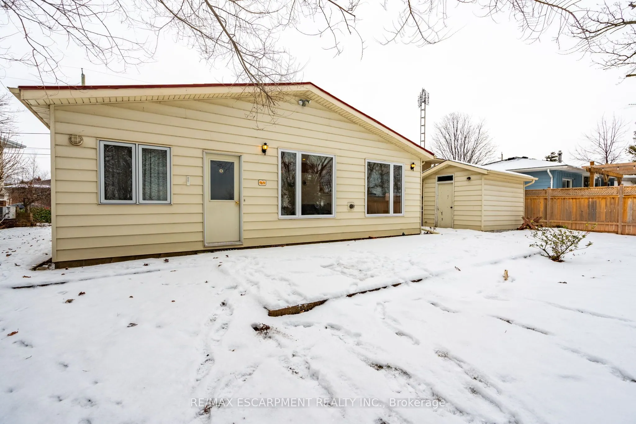 90 Lakeside Drive