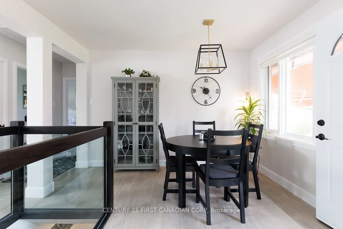 82 Queenston Crescent
