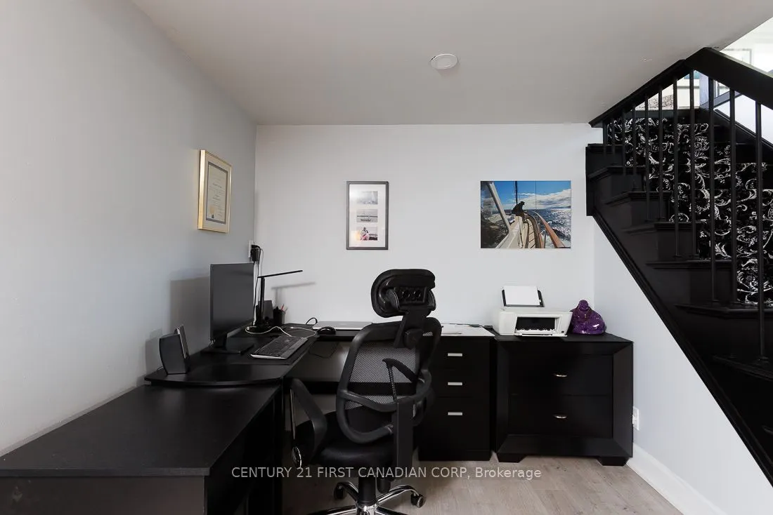 82 Queenston Crescent