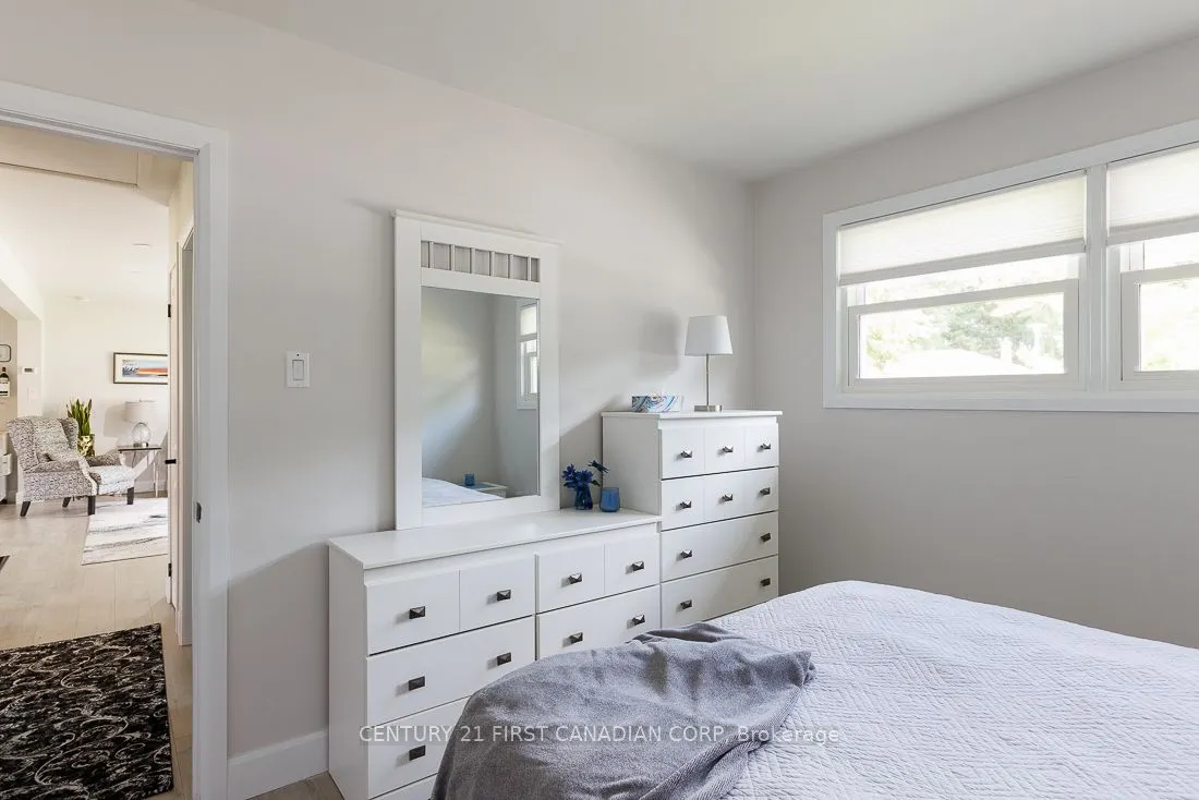 82 Queenston Crescent