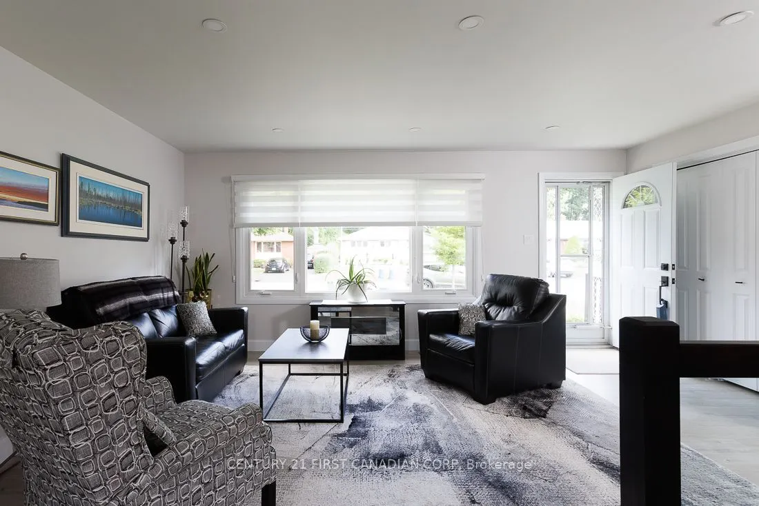 82 Queenston Crescent