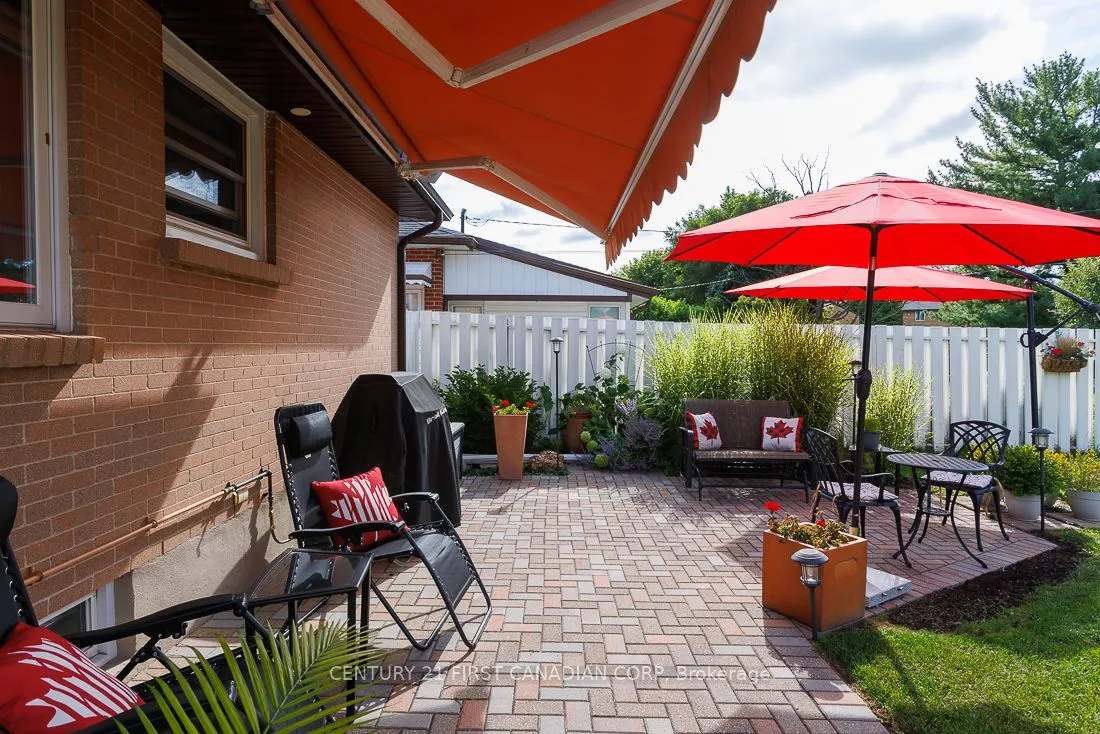 82 Queenston Crescent