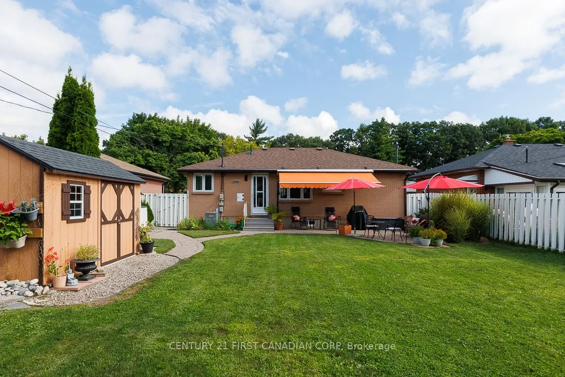82 Queenston Crescent