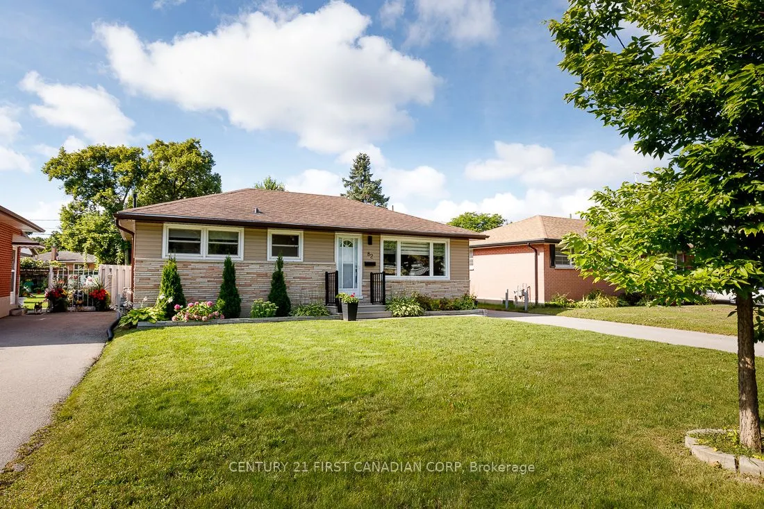 82 Queenston Crescent