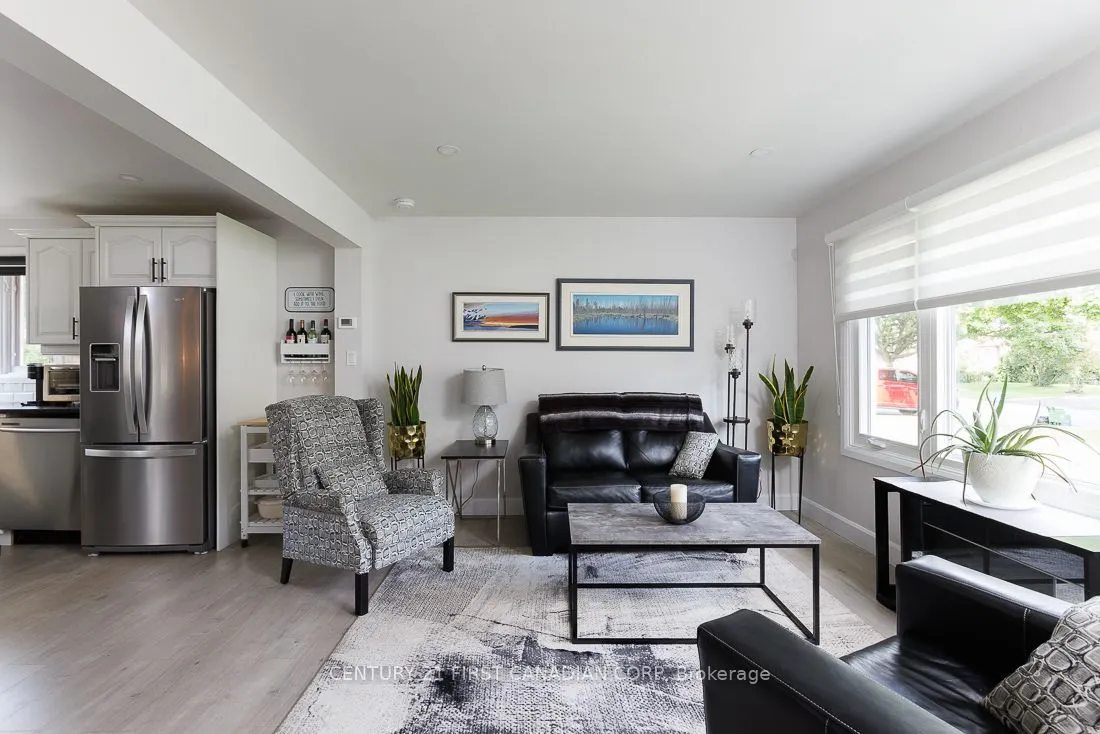 82 Queenston Crescent
