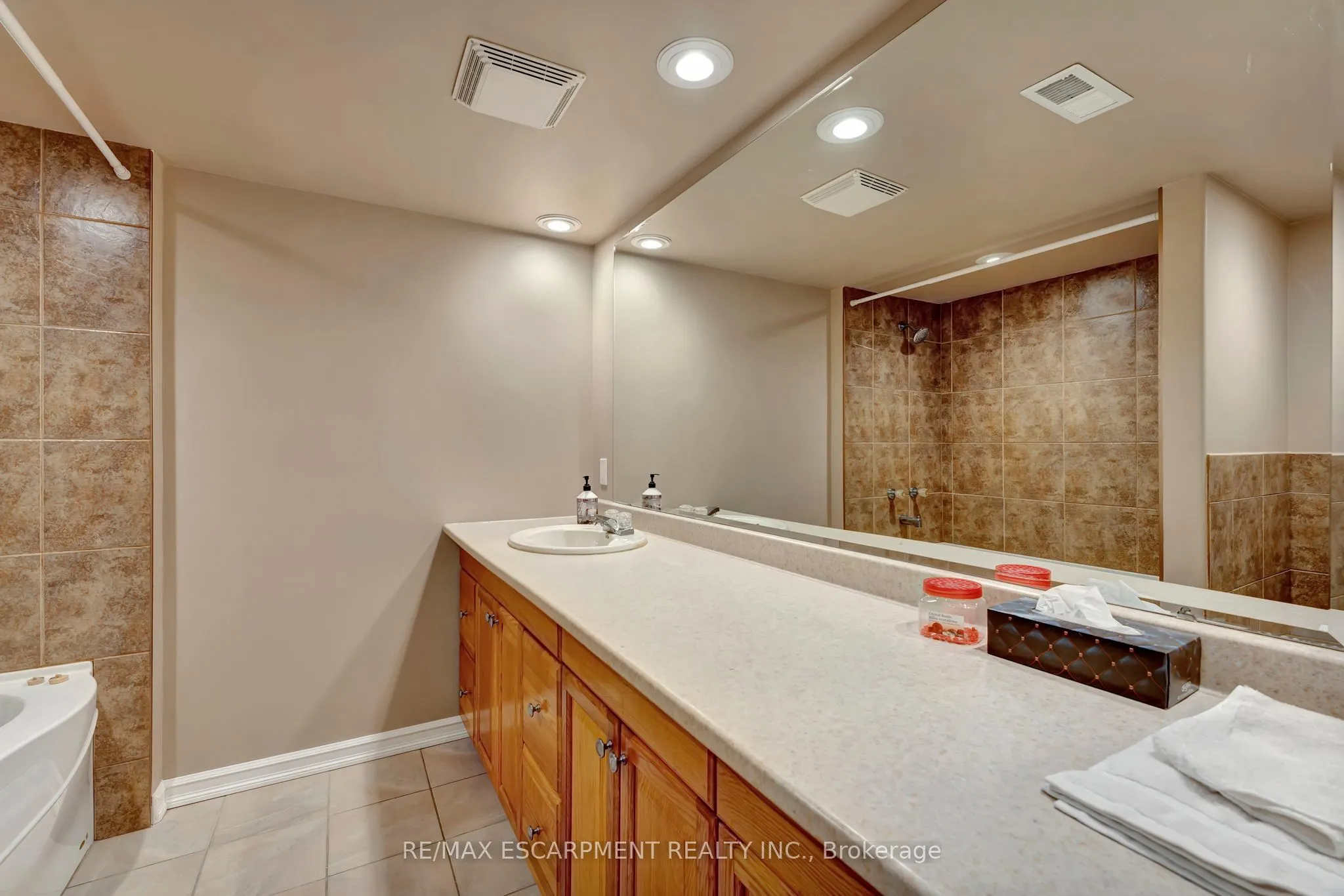 131 East 42nd Street
