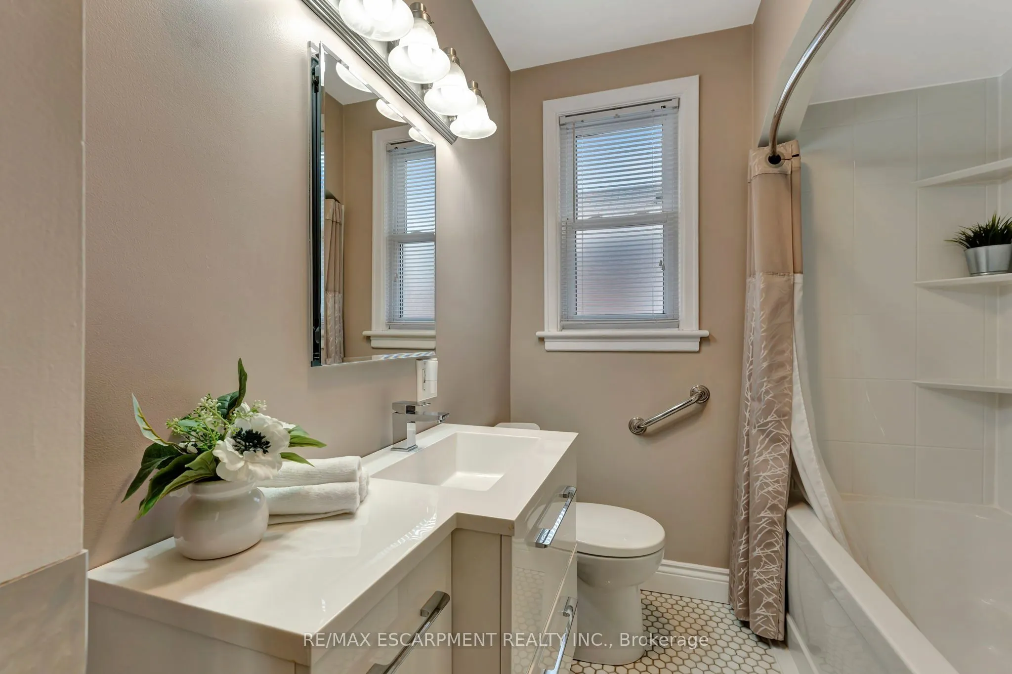 131 East 42nd Street
