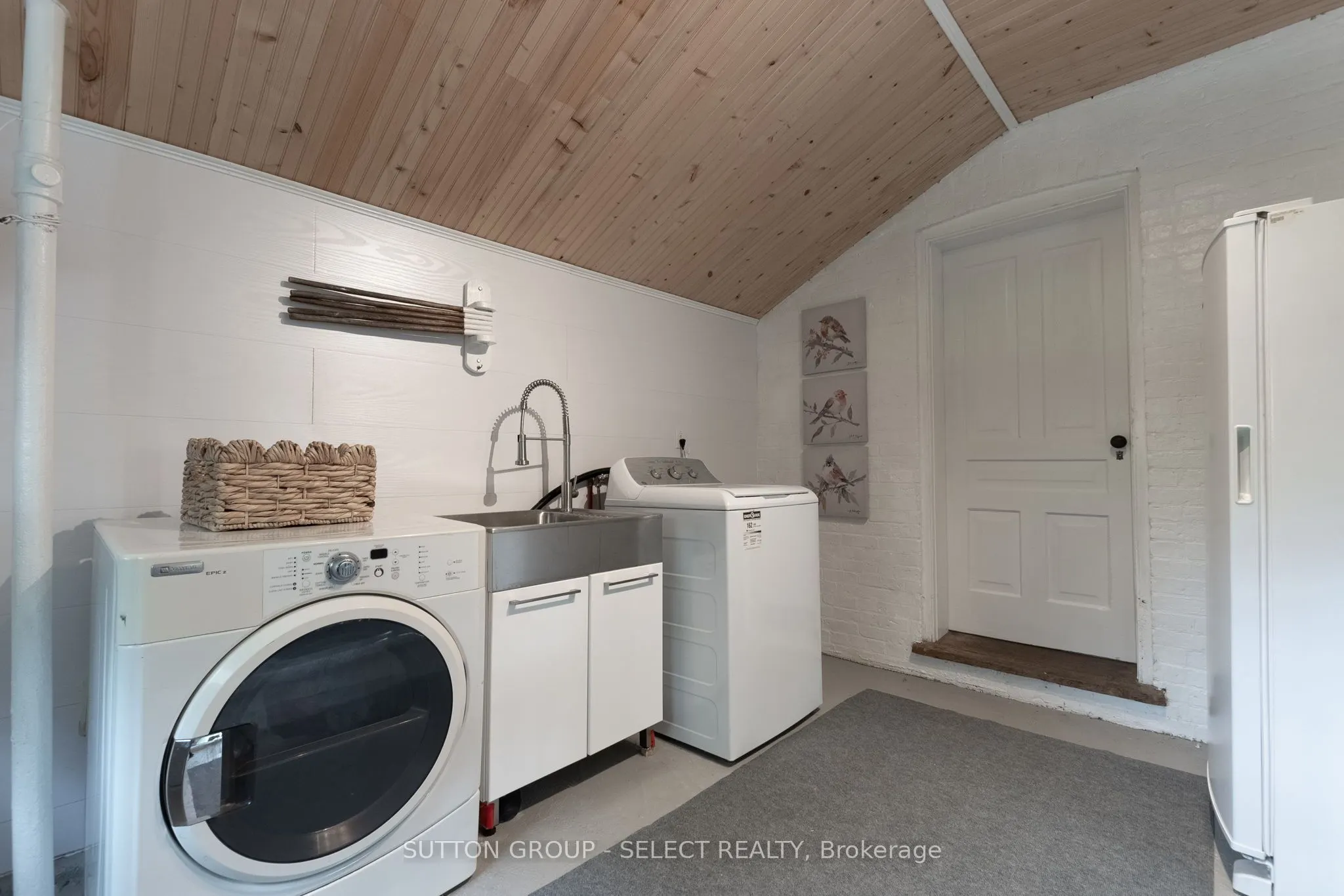 10086 Hedley Drive