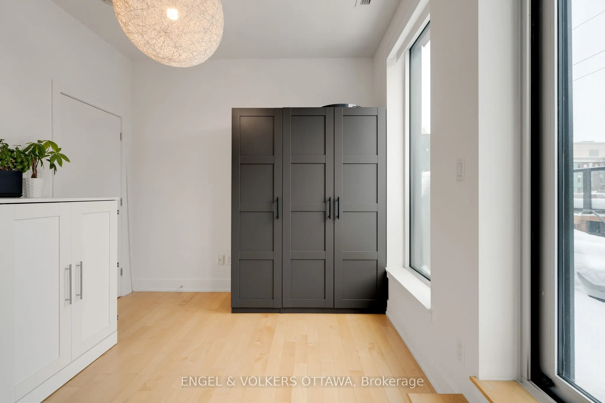 197 Lisgar Street #218